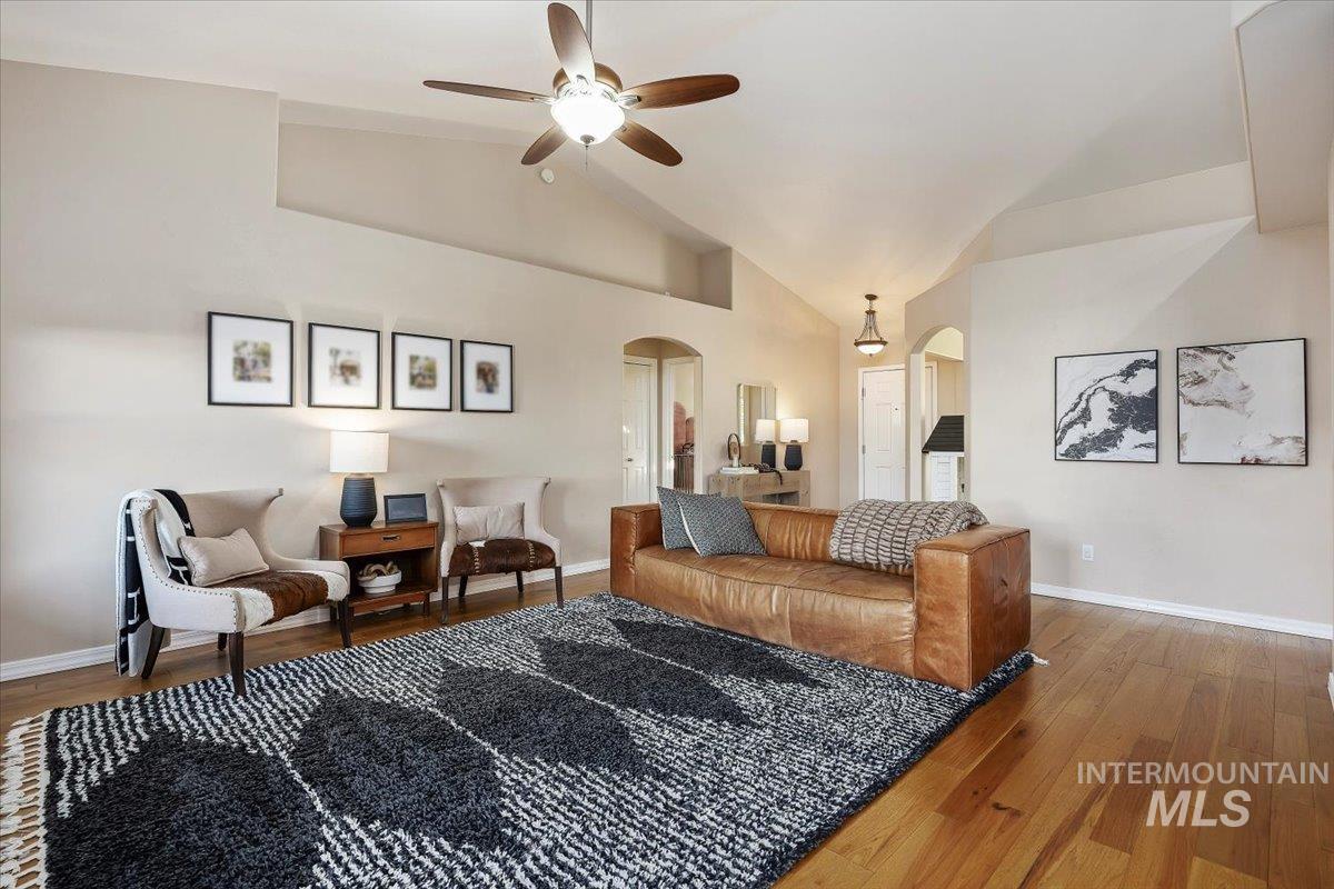 524 Meadowlark Way, Twin Falls, Idaho 83301-6820, 4 Bedrooms, 2 Bathrooms, Residential For Sale, Price $434,900, 98967047