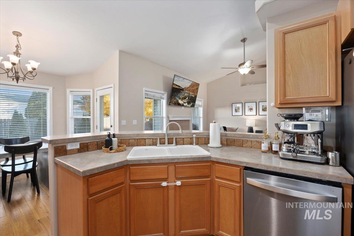 524 Meadowlark Way, Twin Falls, Idaho 83301-6820, 4 Bedrooms, 2 Bathrooms, Residential For Sale, Price $434,900, 98967047