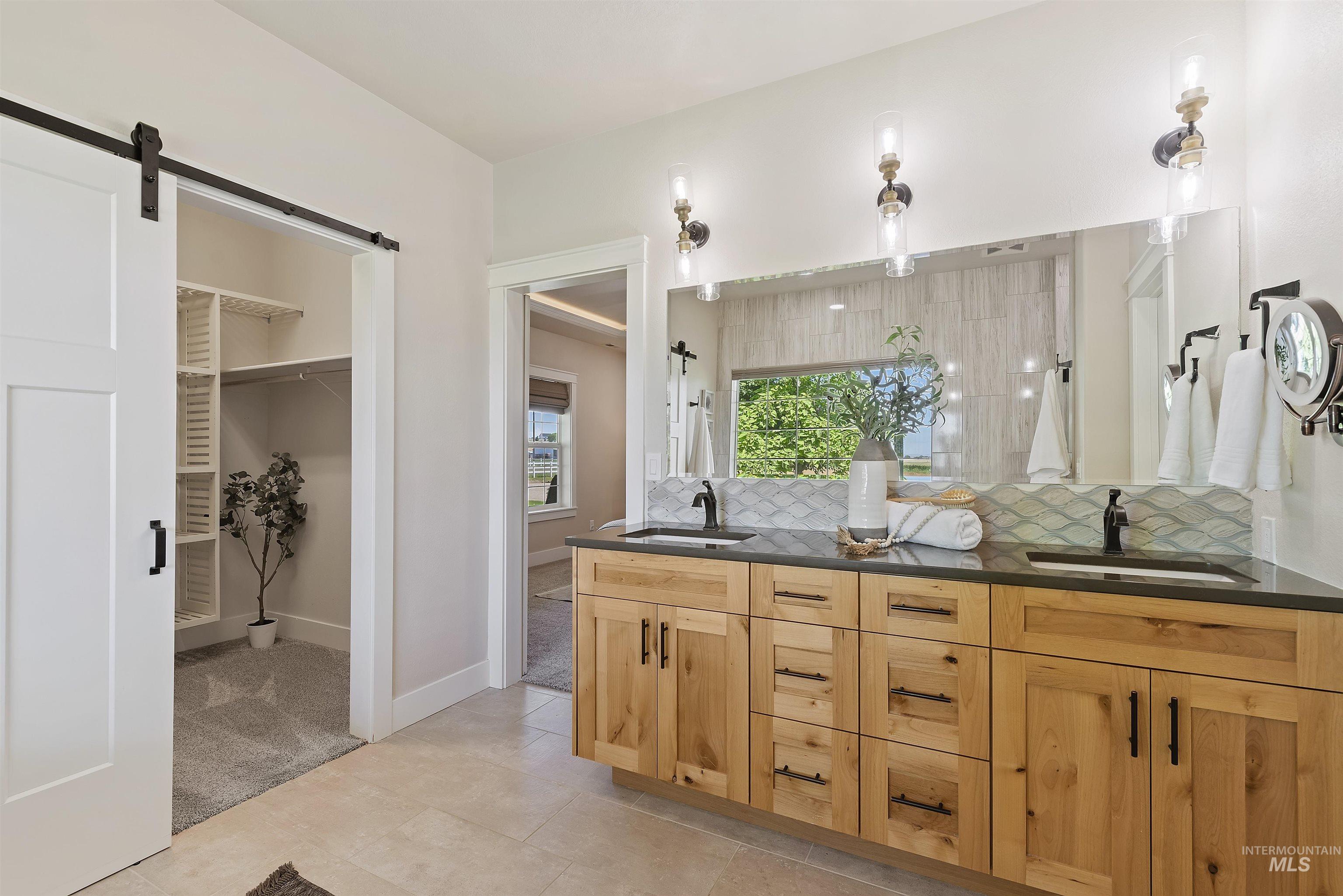 6055 W Murphy Rd, Kuna, Idaho 83634-1623, 6 Bedrooms, 5 Bathrooms, Residential For Sale, Price $1,549,999, 98967048