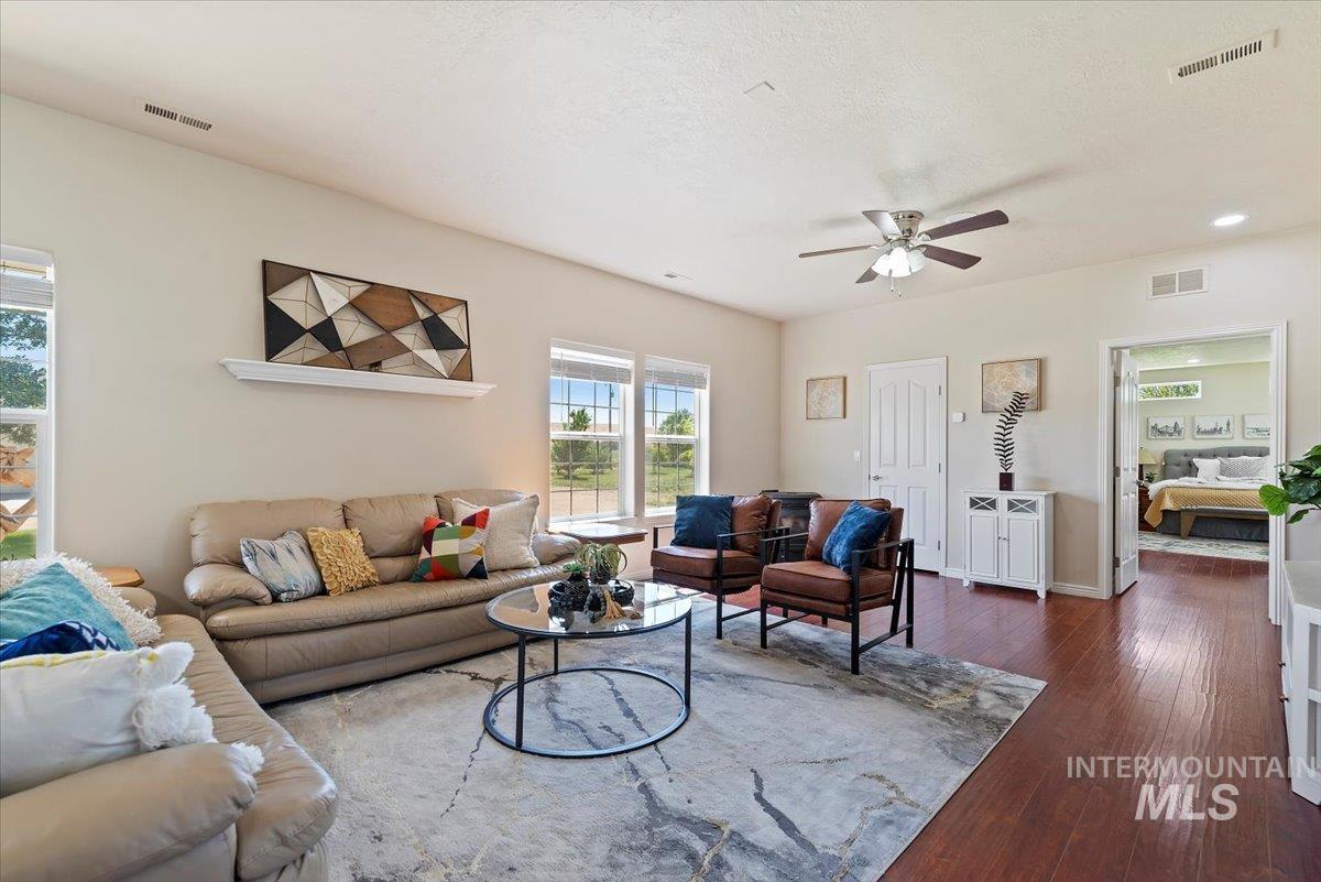 6055 W Murphy Rd, Kuna, Idaho 83634-1623, 6 Bedrooms, 5 Bathrooms, Residential For Sale, Price $1,549,999, 98967048