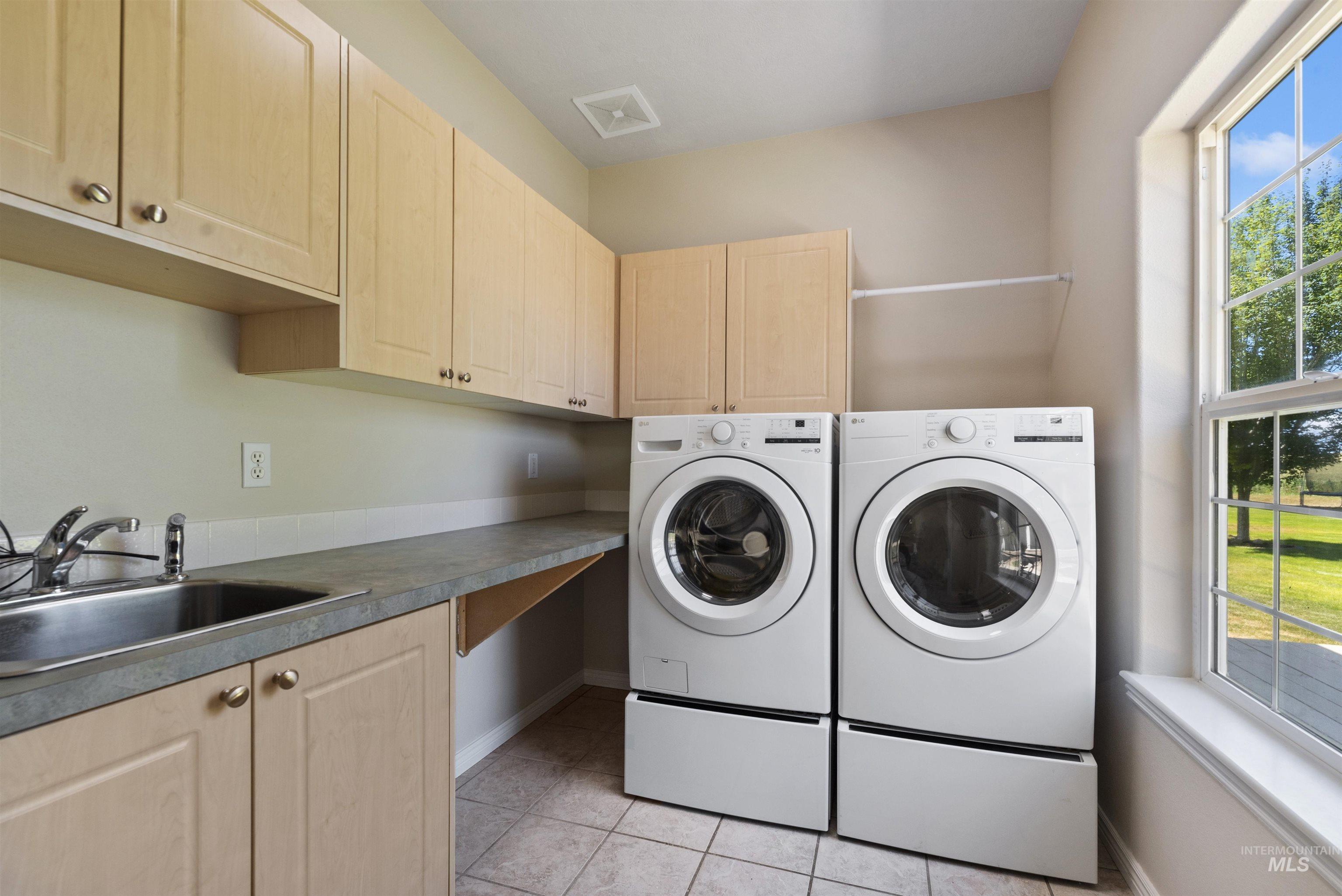 6055 W Murphy Rd, Kuna, Idaho 83634-1623, 6 Bedrooms, 5 Bathrooms, Residential For Sale, Price $1,549,999, 98967048