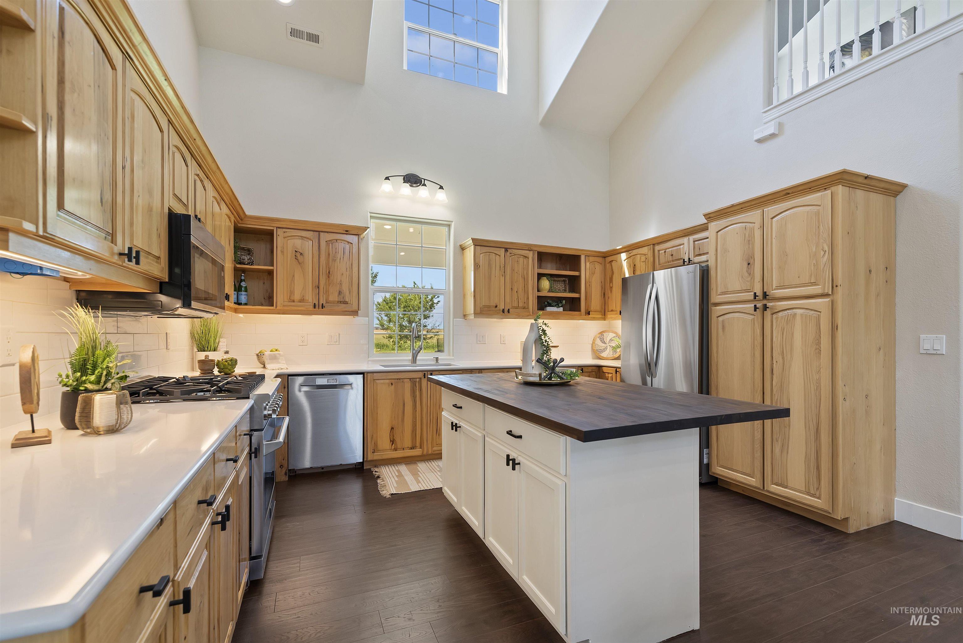 6055 W Murphy Rd, Kuna, Idaho 83634-1623, 6 Bedrooms, 5 Bathrooms, Residential For Sale, Price $1,549,999, 98967048