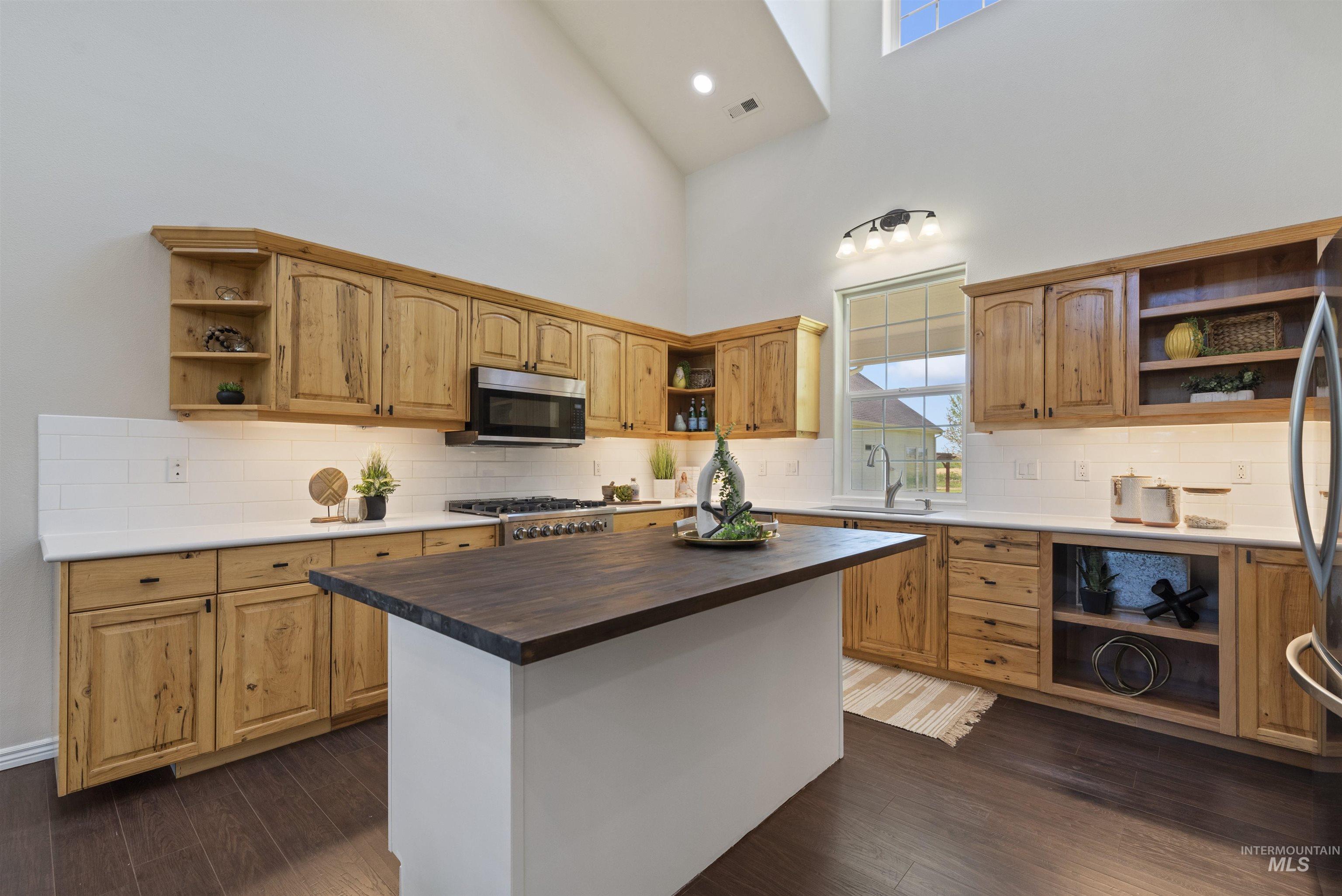 6055 W Murphy Rd, Kuna, Idaho 83634-1623, 6 Bedrooms, 5 Bathrooms, Residential For Sale, Price $1,549,999, 98967048