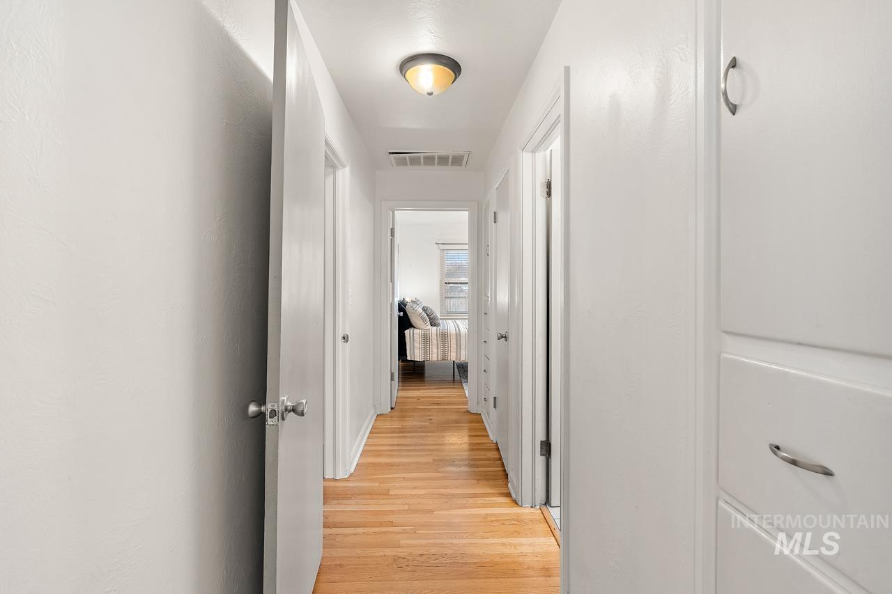 92 N Yale St, Nampa, Idaho 83651, 4 Bedrooms, 2 Bathrooms, Residential For Sale, Price $454,900, 98967053