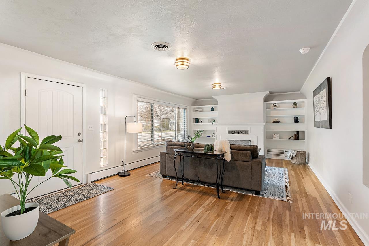 92 N Yale St, Nampa, Idaho 83651, 4 Bedrooms, 2 Bathrooms, Residential For Sale, Price $454,900, 98967053