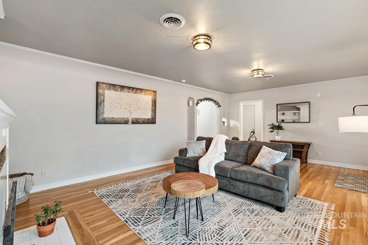 92 N Yale St, Nampa, Idaho 83651, 4 Bedrooms, 2 Bathrooms, Residential For Sale, Price $454,900, 98967053