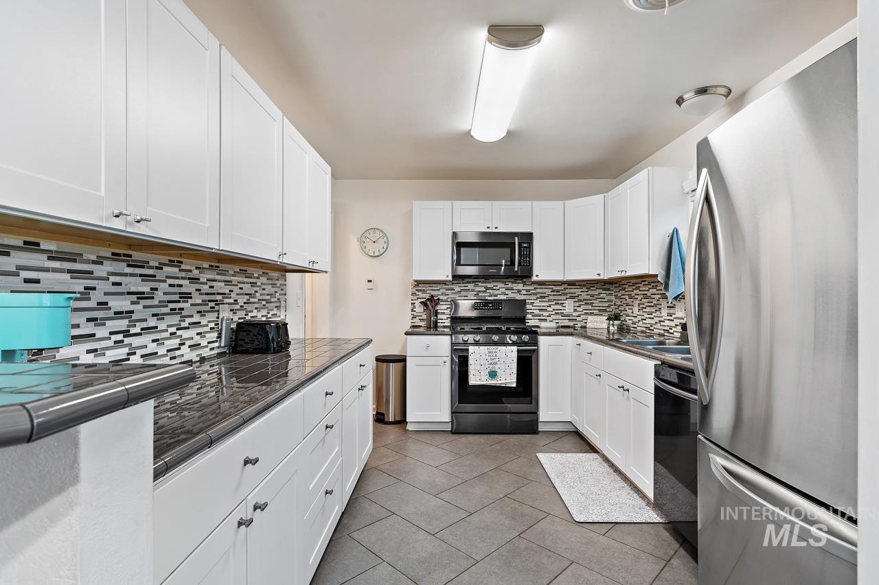 92 N Yale St, Nampa, Idaho 83651, 4 Bedrooms, 2 Bathrooms, Residential For Sale, Price $454,900, 98967053