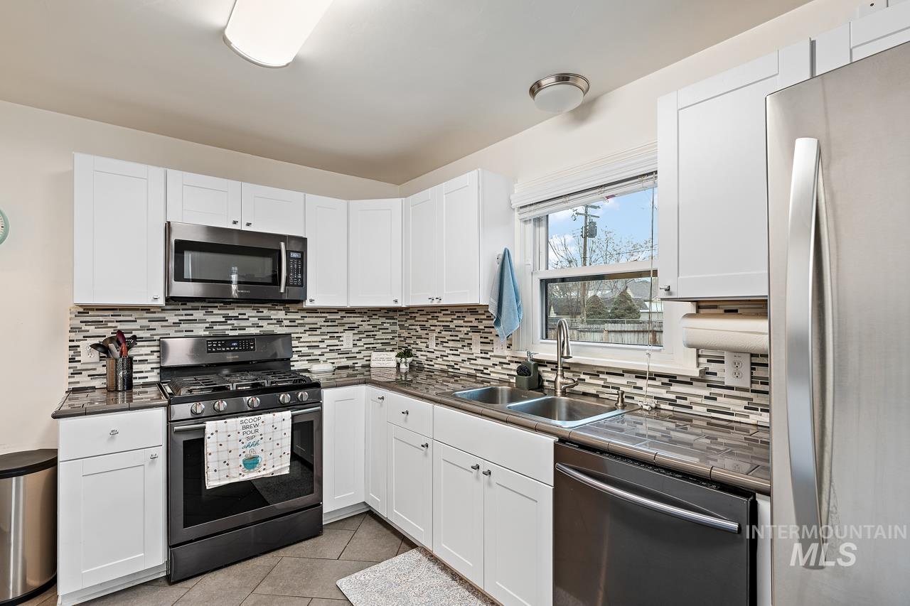 92 N Yale St, Nampa, Idaho 83651, 4 Bedrooms, 2 Bathrooms, Residential For Sale, Price $454,900, 98967053