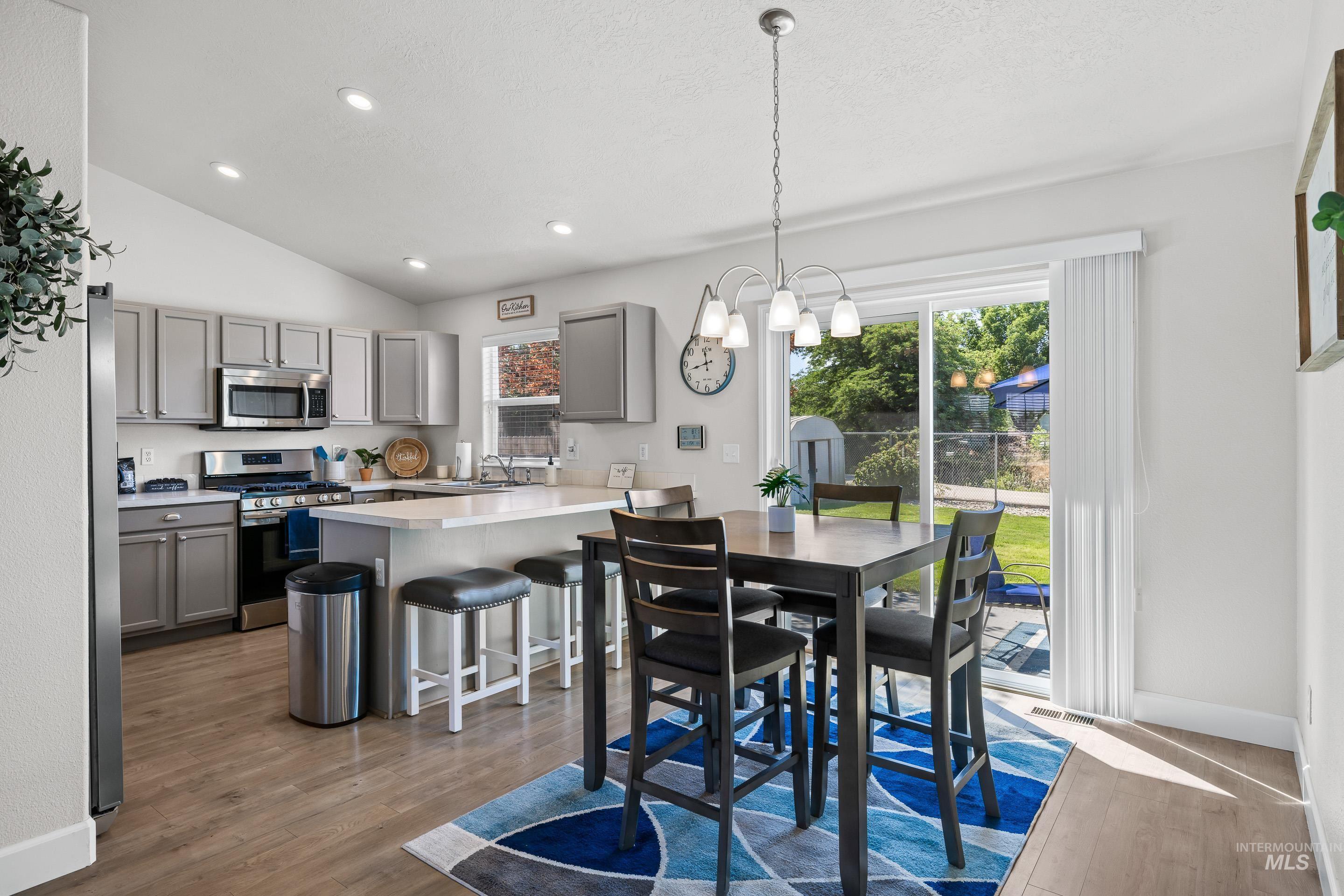 725 E Badley Ave, Meridian, Idaho 83642, 3 Bedrooms, 2 Bathrooms, Residential For Sale, Price $429,990, 98967054