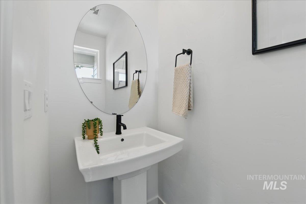 7779 W Daybreak Run Ct, Meridian, Idaho 83646, 4 Bedrooms, 2.5 Bathrooms, Residential For Sale, Price $624,900, 98967076