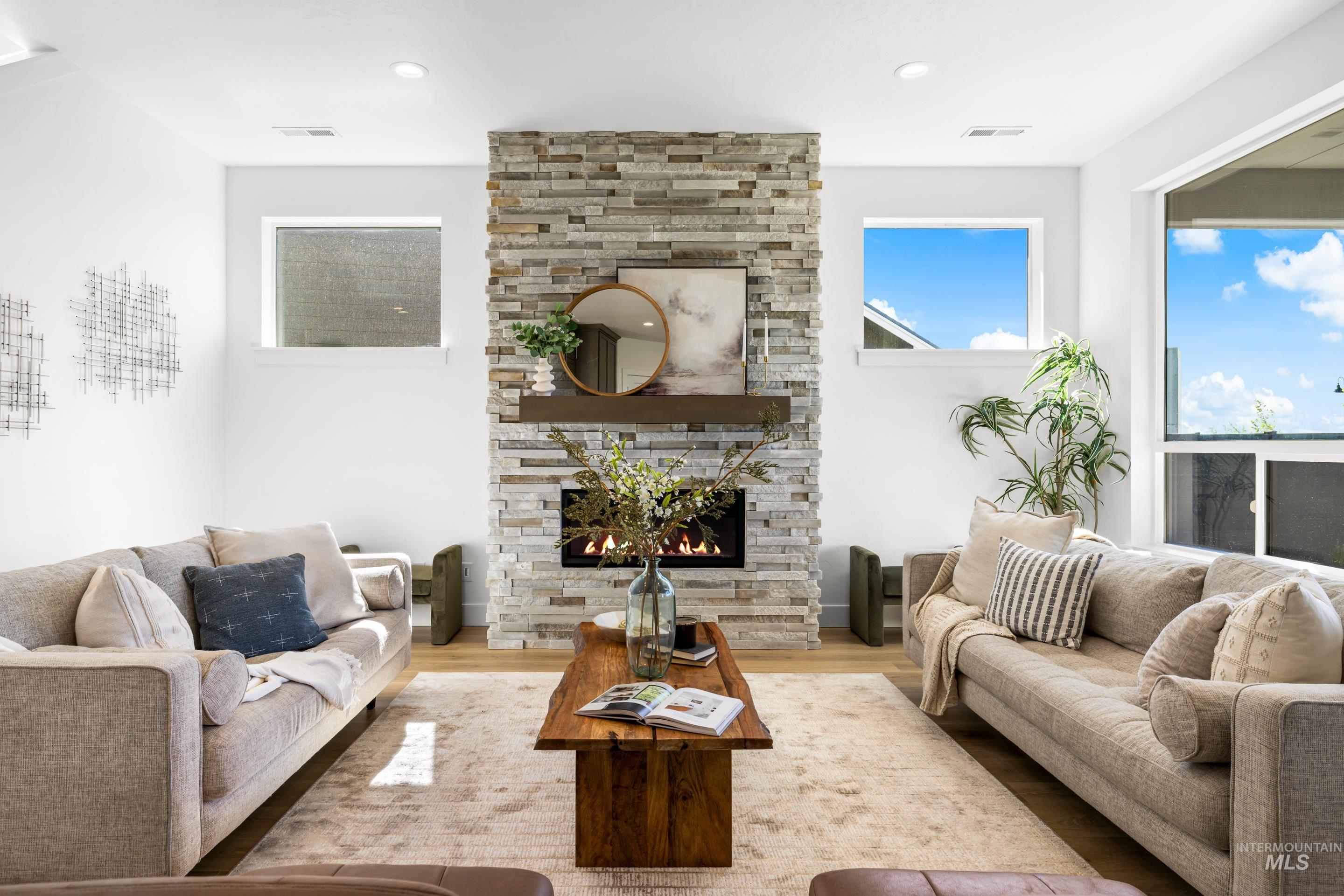 7649 W Whisper Ridge Dr, Meridian, Idaho 83646, 4 Bedrooms, 3 Bathrooms, Residential For Sale, Price $724,900, 98967078