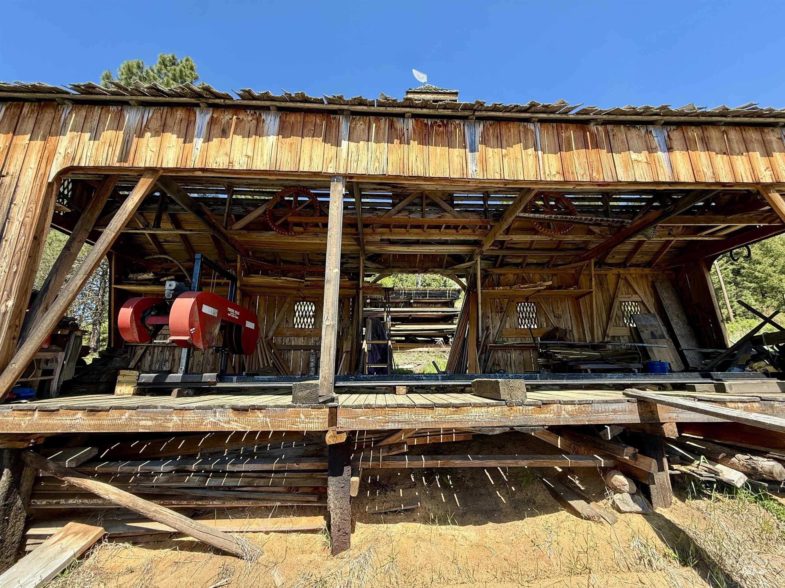 1366 Glenwood Road, Kamiah, Idaho 83536, 3 Bedrooms, 2 Bathrooms, Residential For Sale, Price $387,000, 98967079