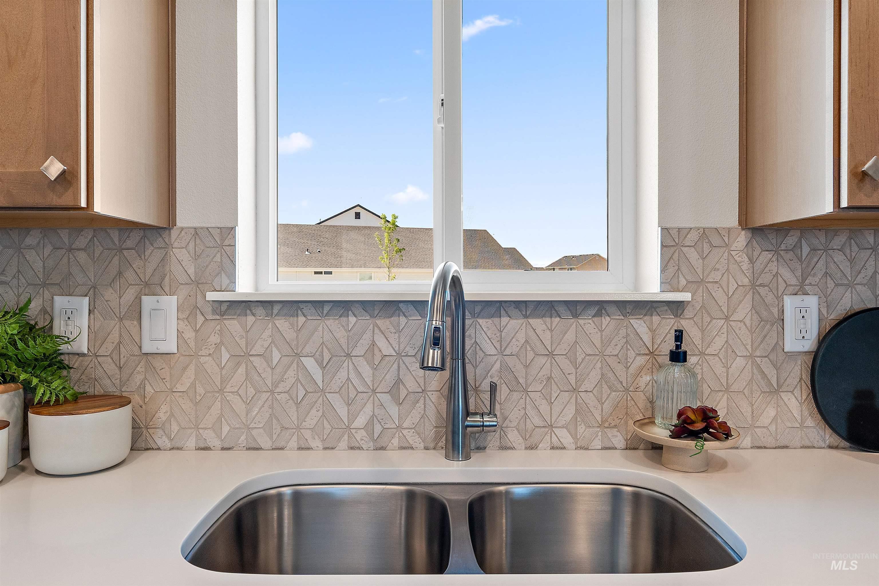 10072 Longtail Drive, Nampa, Idaho 83687, 3 Bedrooms, 2 Bathrooms, Residential For Sale, Price $358,990, 98967080