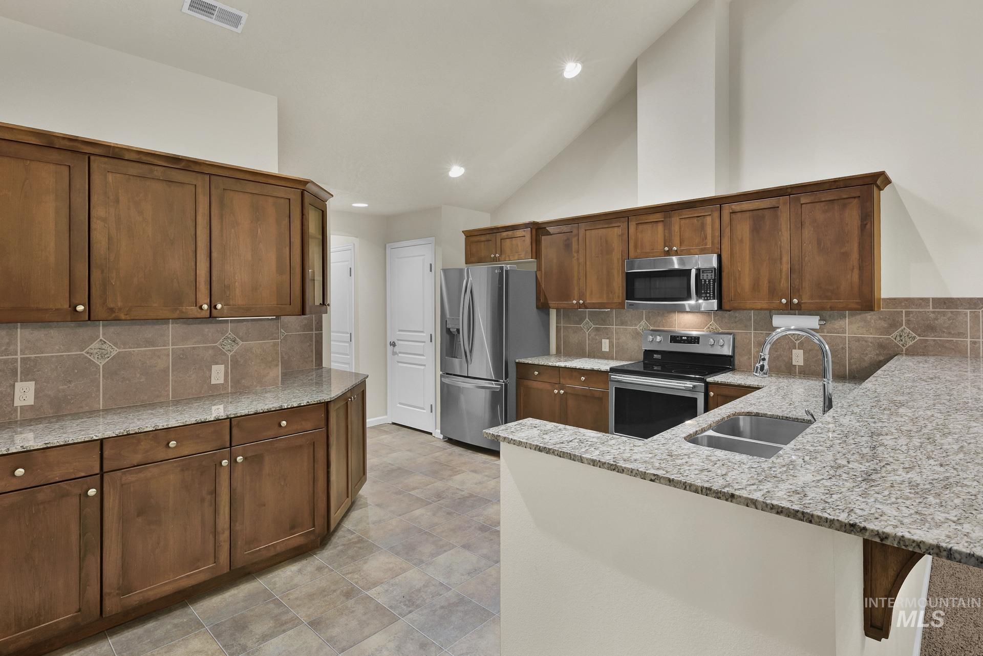 2870 N Cloverdale, Boise, Idaho 83713, 2 Bedrooms, 2 Bathrooms, Residential For Sale, Price $442,900, 98967110