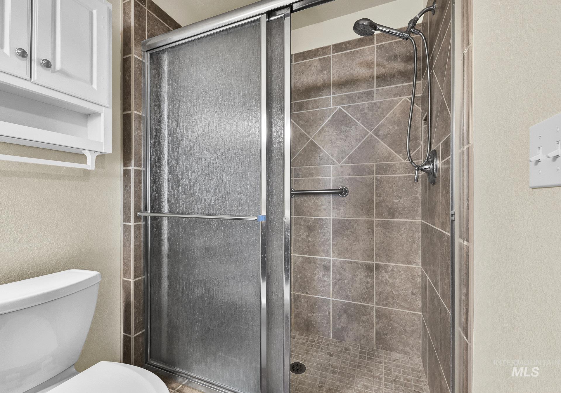 2870 N Cloverdale, Boise, Idaho 83713, 2 Bedrooms, 2 Bathrooms, Residential For Sale, Price $442,900, 98967110