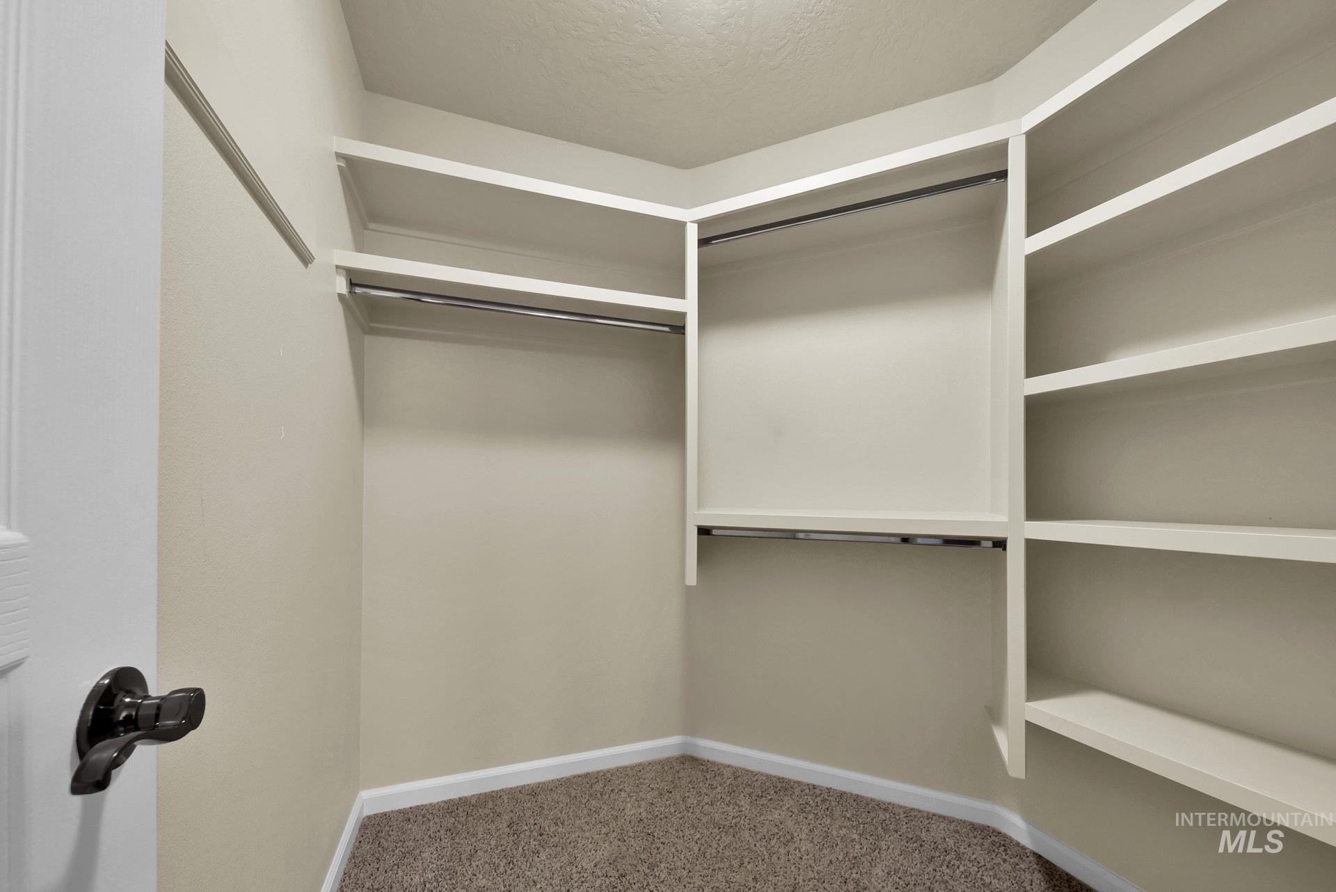 2870 N Cloverdale, Boise, Idaho 83713, 2 Bedrooms, 2 Bathrooms, Residential For Sale, Price $442,900, 98967110