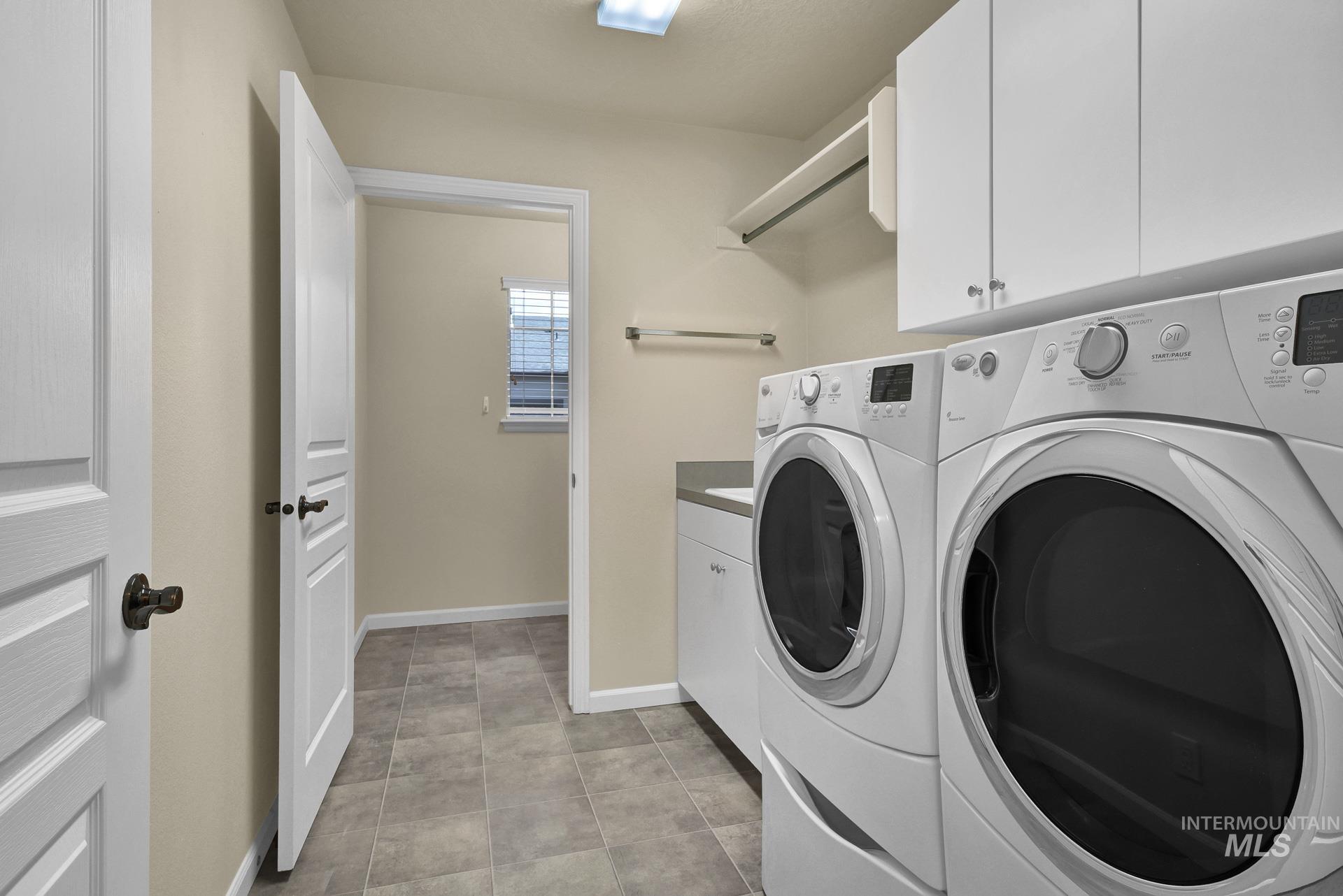 2870 N Cloverdale, Boise, Idaho 83713, 2 Bedrooms, 2 Bathrooms, Residential For Sale, Price $442,900, 98967110