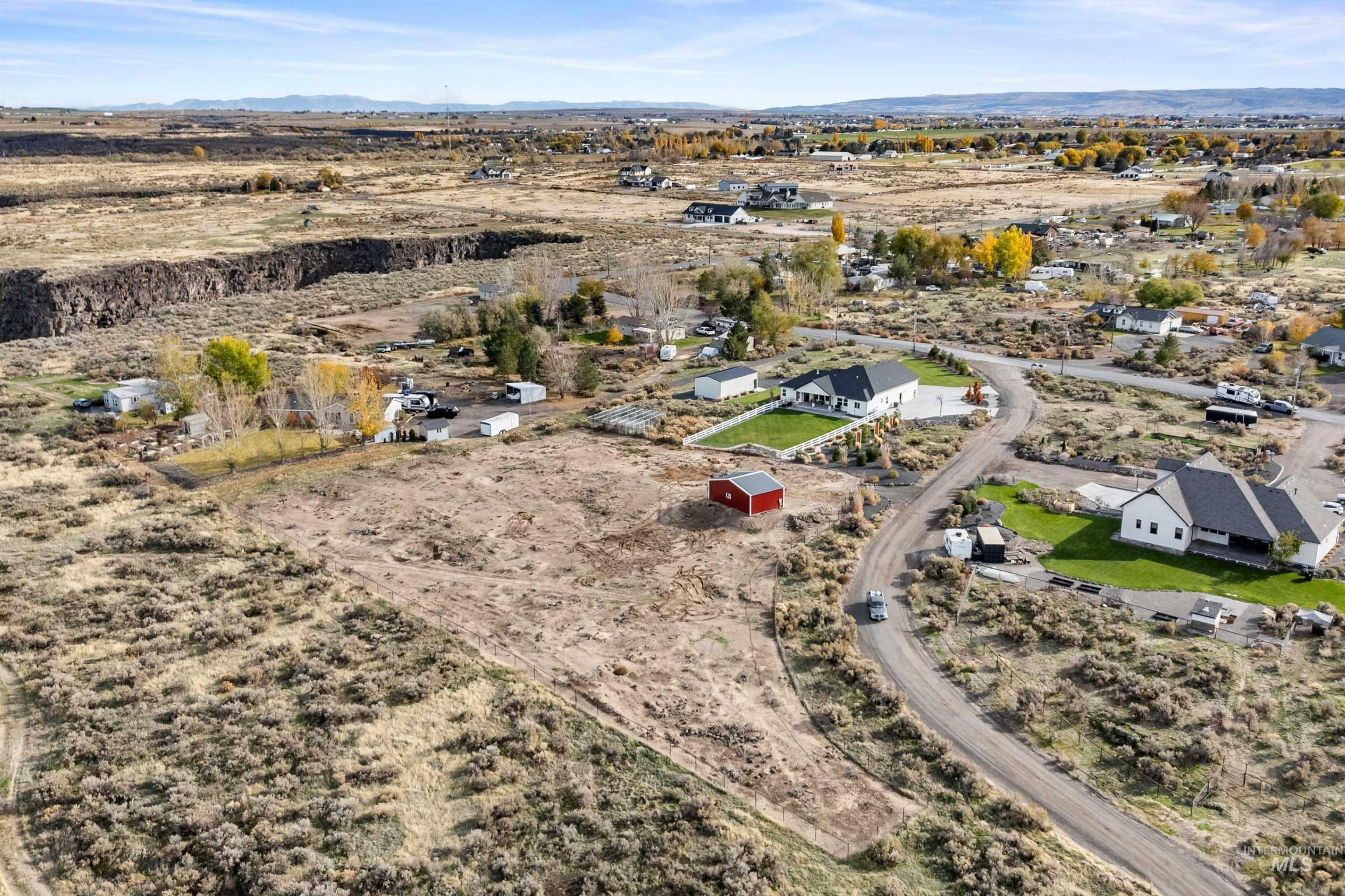 Overview of rural landscape with mountains and a desert landscape