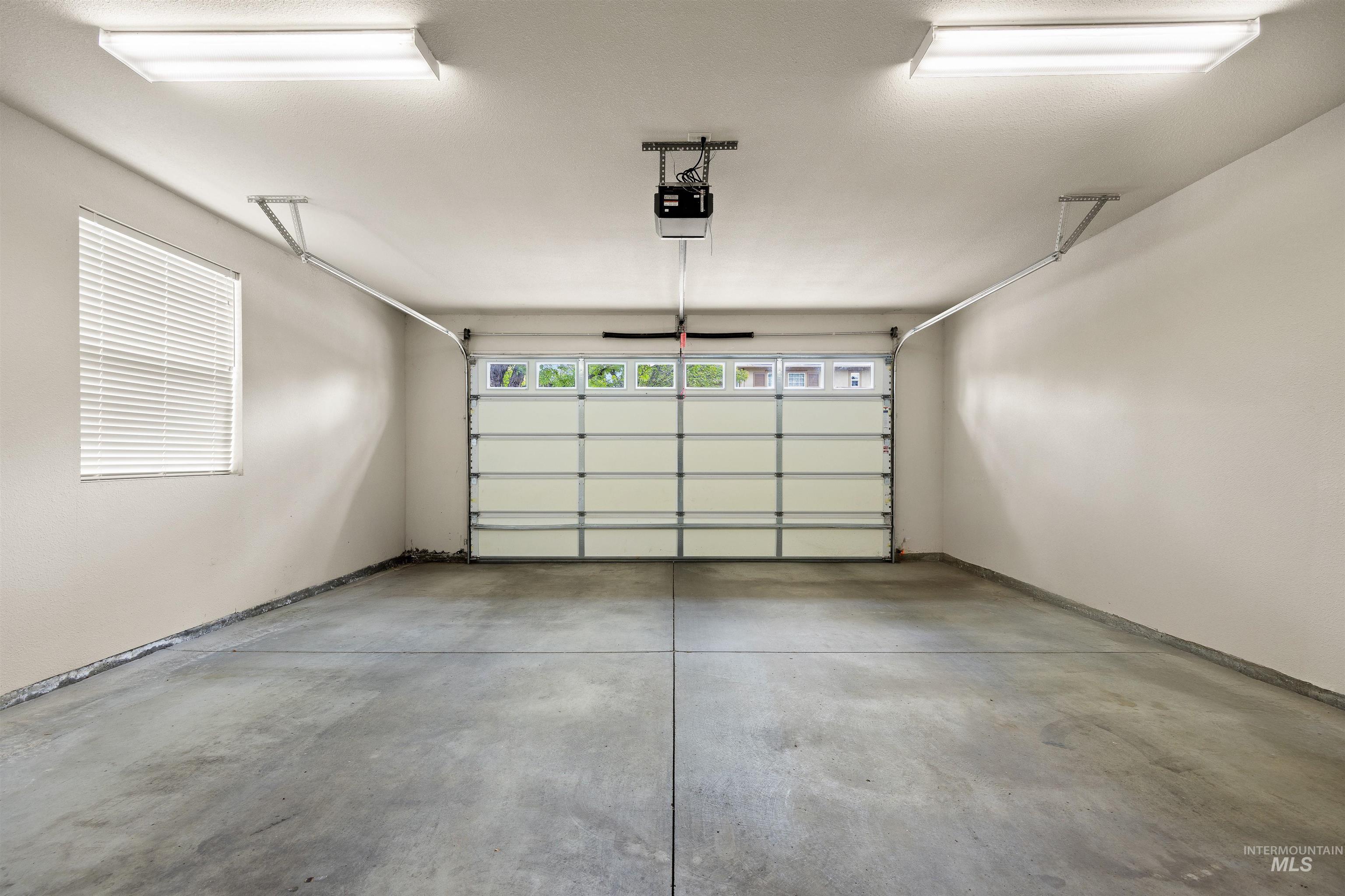 1148 E Winding Creek Dr, Eagle, Idaho 83616, 3 Bedrooms, 2 Bathrooms, Residential For Sale, Price $479,900, 98967113