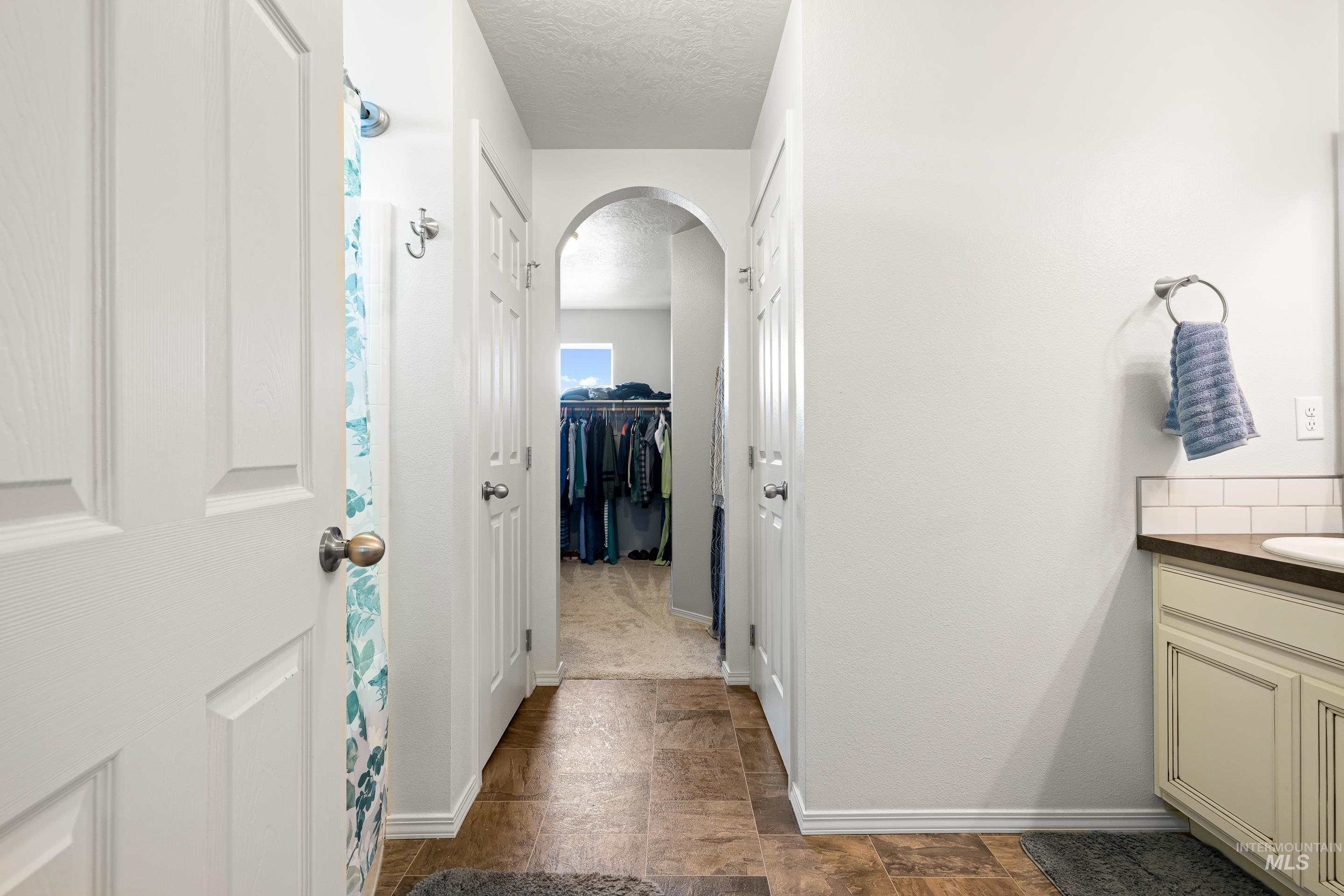 3714 E Holly Ridge Dr, Nampa, Idaho 83686, 3 Bedrooms, 2.5 Bathrooms, Residential For Sale, Price $405,000, 98967120