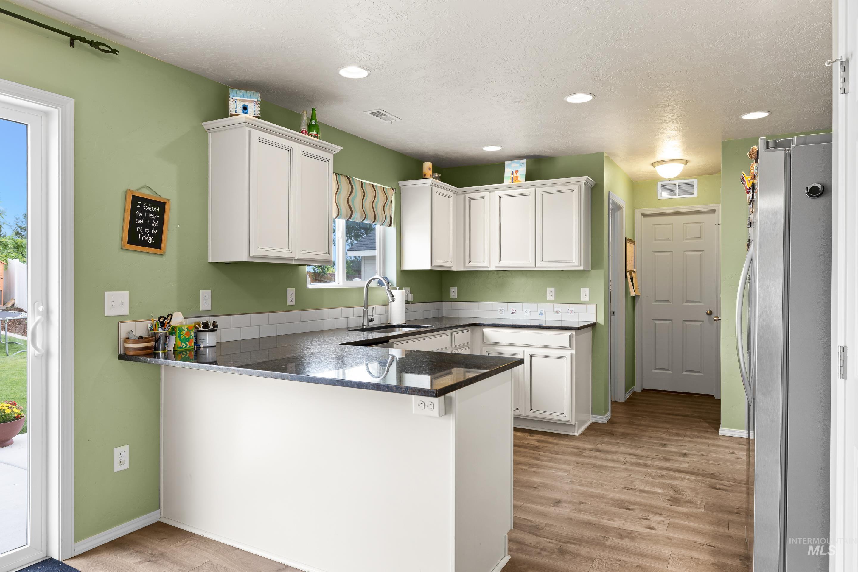 3714 E Holly Ridge Dr, Nampa, Idaho 83686, 3 Bedrooms, 2.5 Bathrooms, Residential For Sale, Price $405,000, 98967120