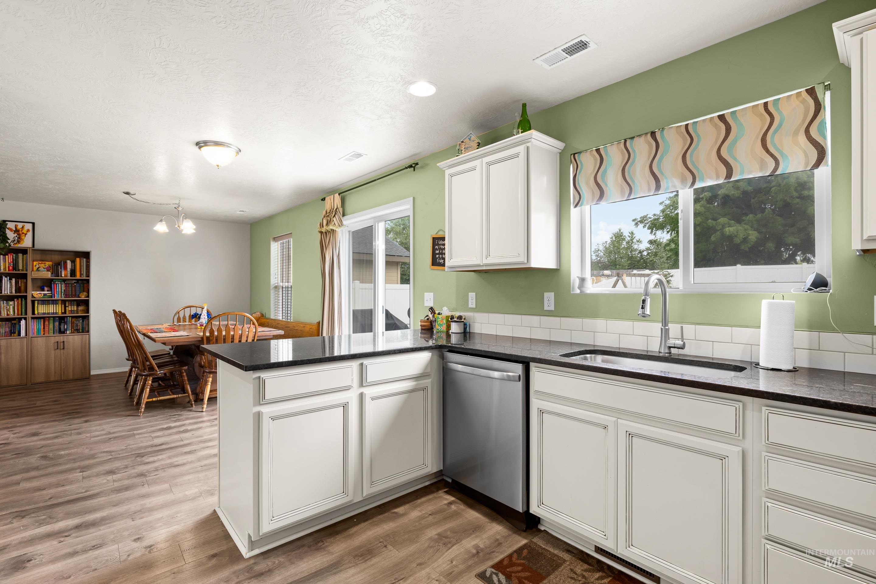 3714 E Holly Ridge Dr, Nampa, Idaho 83686, 3 Bedrooms, 2.5 Bathrooms, Residential For Sale, Price $405,000, 98967120