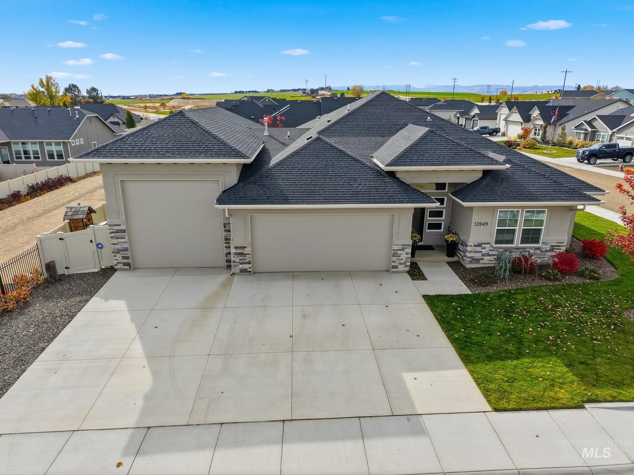 13949 Dominari St, Caldwell, Idaho 83607, 3 Bedrooms, 2.5 Bathrooms, Residential For Sale, Price $674,000, 98967134