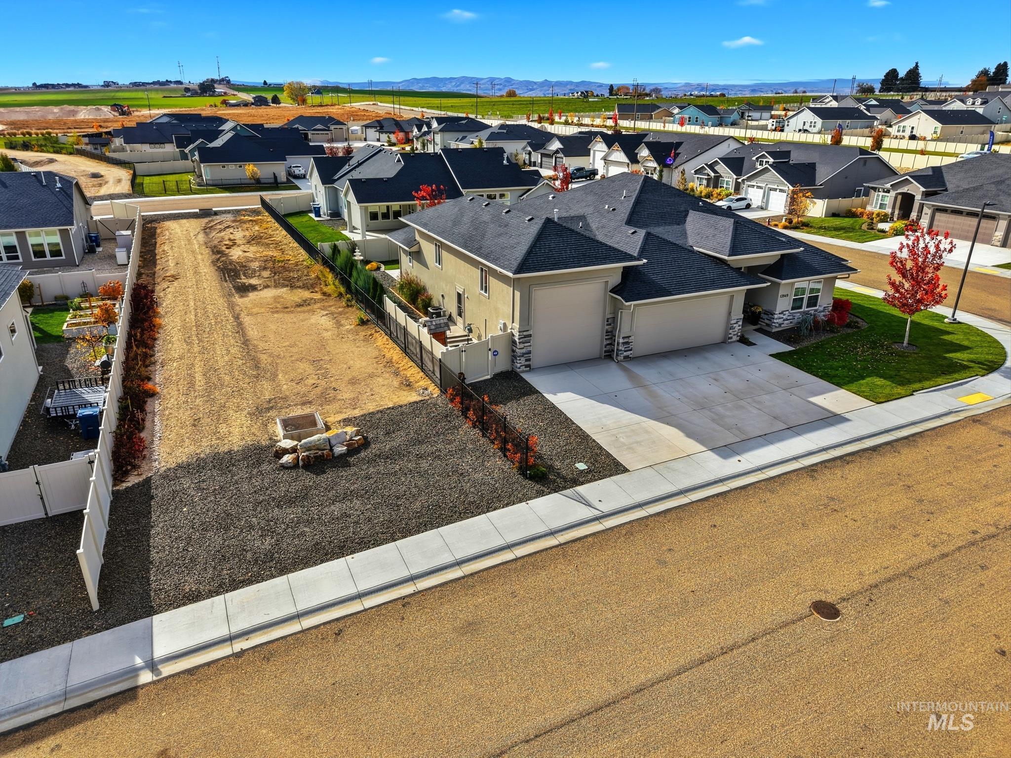 13949 Dominari St, Caldwell, Idaho 83607, 3 Bedrooms, 2.5 Bathrooms, Residential For Sale, Price $674,000, 98967134