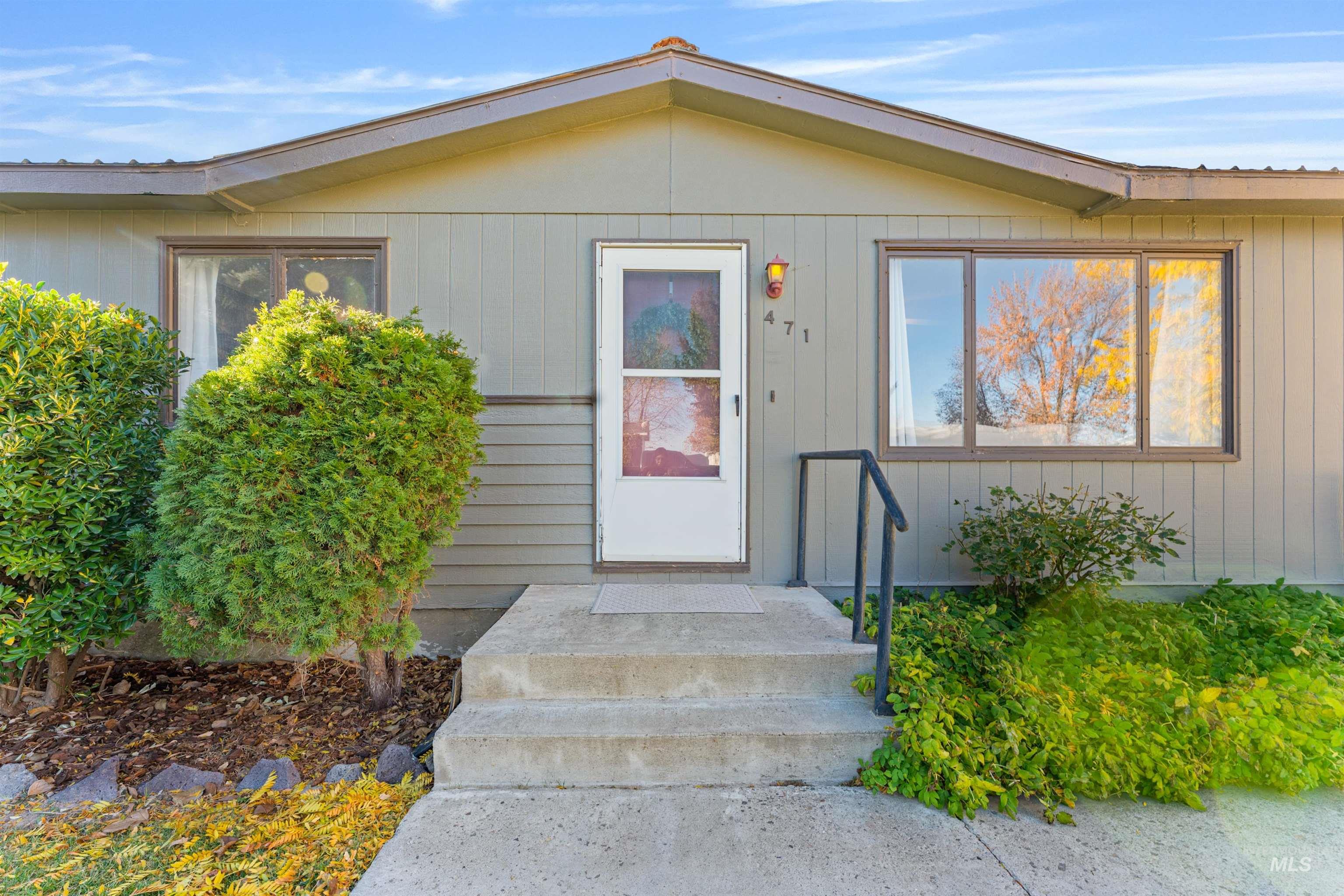 Entrance to property