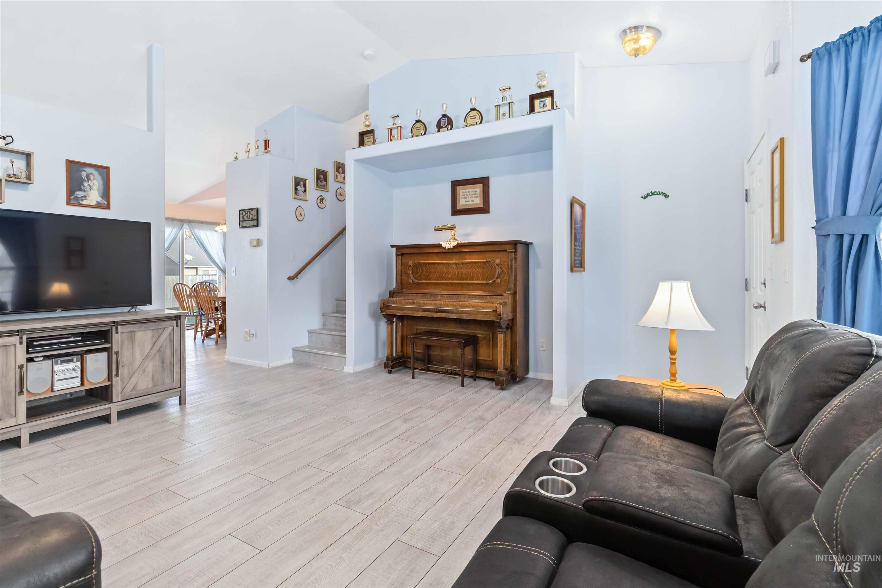 11720 W Trinity Ave., Nampa, Idaho 83651, 3 Bedrooms, 2.5 Bathrooms, Residential For Sale, Price $415,000, 98967144