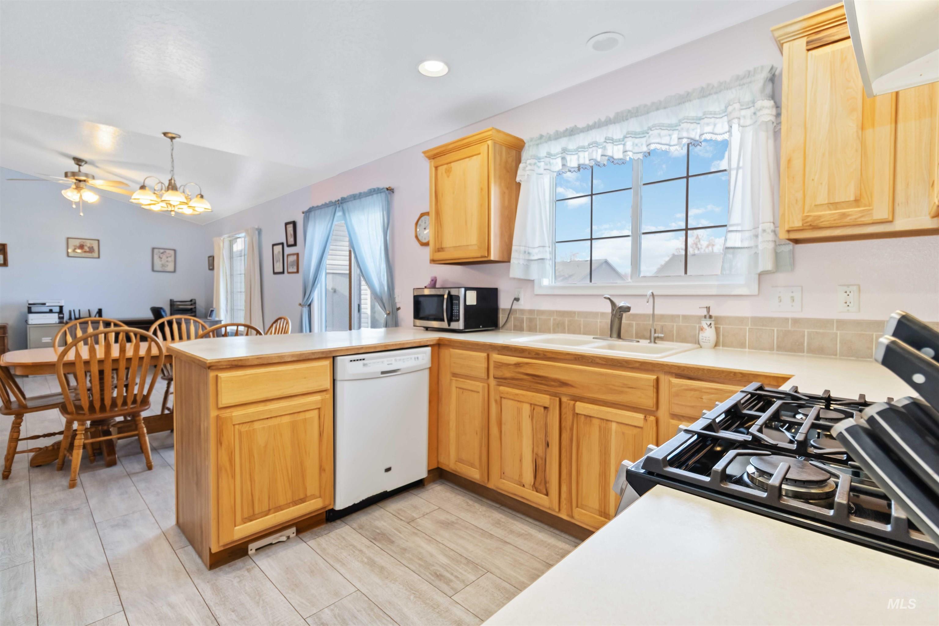 11720 W Trinity Ave., Nampa, Idaho 83651, 3 Bedrooms, 2.5 Bathrooms, Residential For Sale, Price $415,000, 98967144