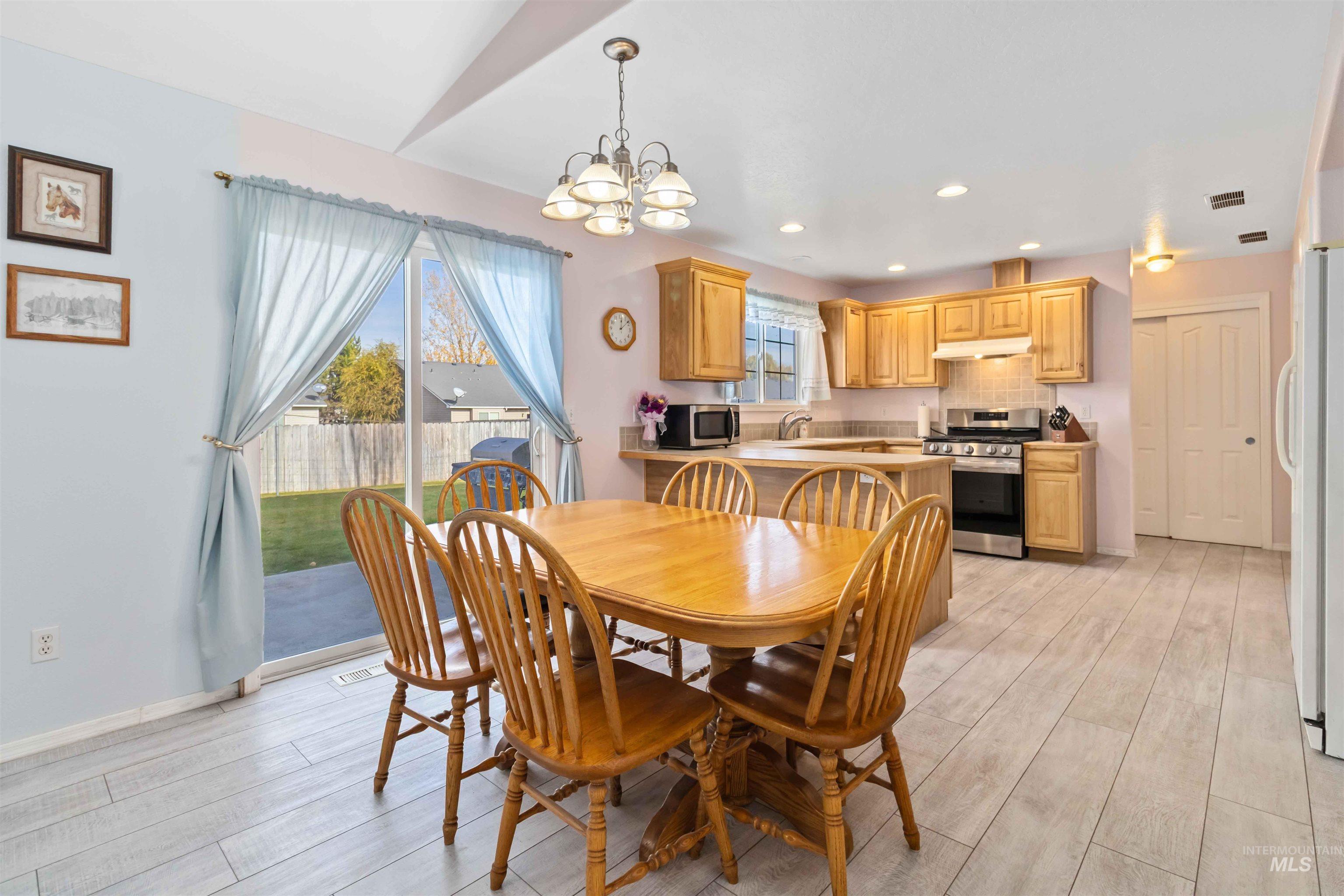 11720 W Trinity Ave., Nampa, Idaho 83651, 3 Bedrooms, 2.5 Bathrooms, Residential For Sale, Price $415,000, 98967144