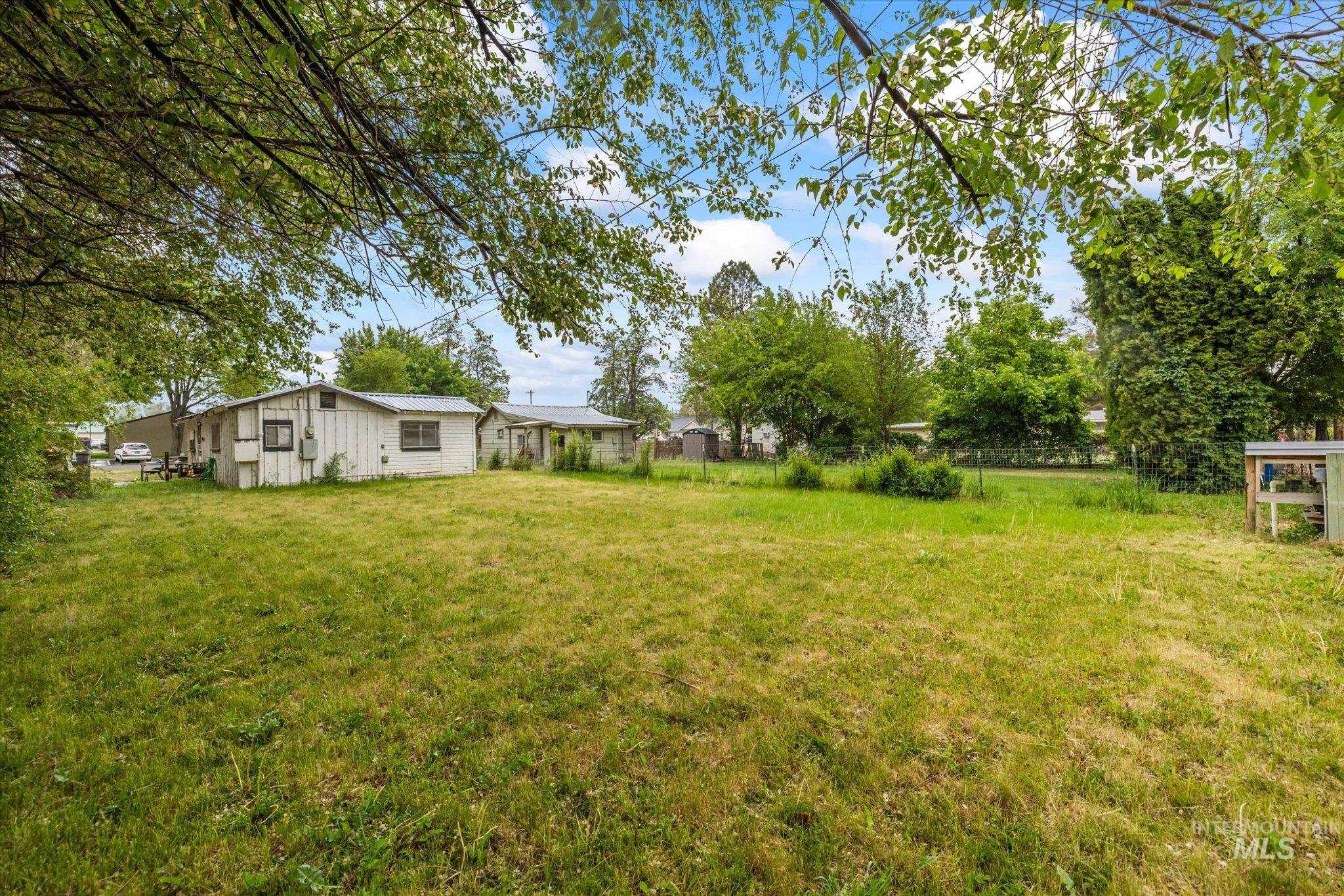 218 & 222 E Owyhee Ave, Homedale, Idaho 83628, 1 Bedroom, 1 Bathroom, Residential For Sale, Price $250,000, 98967184