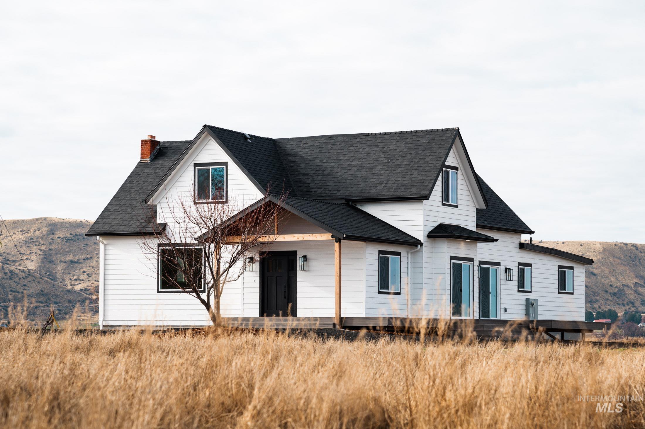 3020 W Sales Yard Rd, Emmett, Idaho 83617, 4 Bedrooms, 3.5 Bathrooms, Residential For Sale, Price $880,000, 98967189