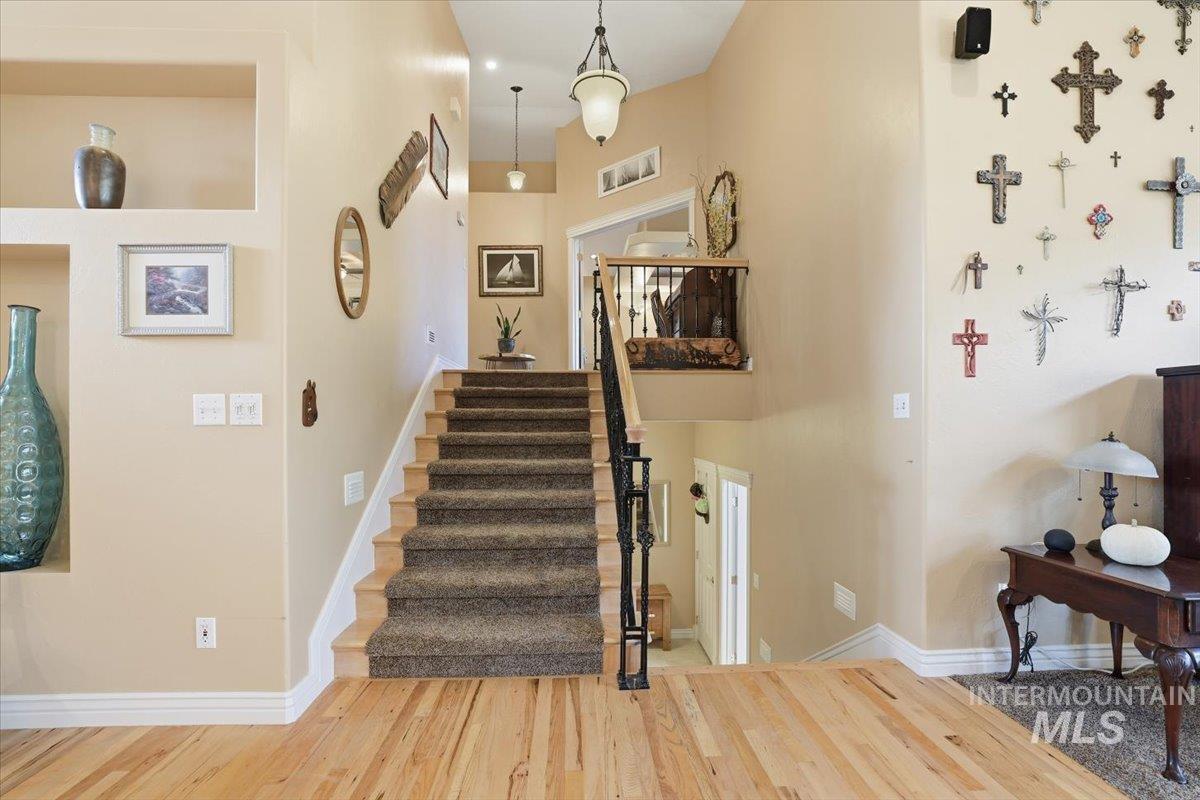 2676 S Velvet Falls Way, Meridian, Idaho 83642, 5 Bedrooms, 3 Bathrooms, Residential For Sale, Price $780,000, 98967195