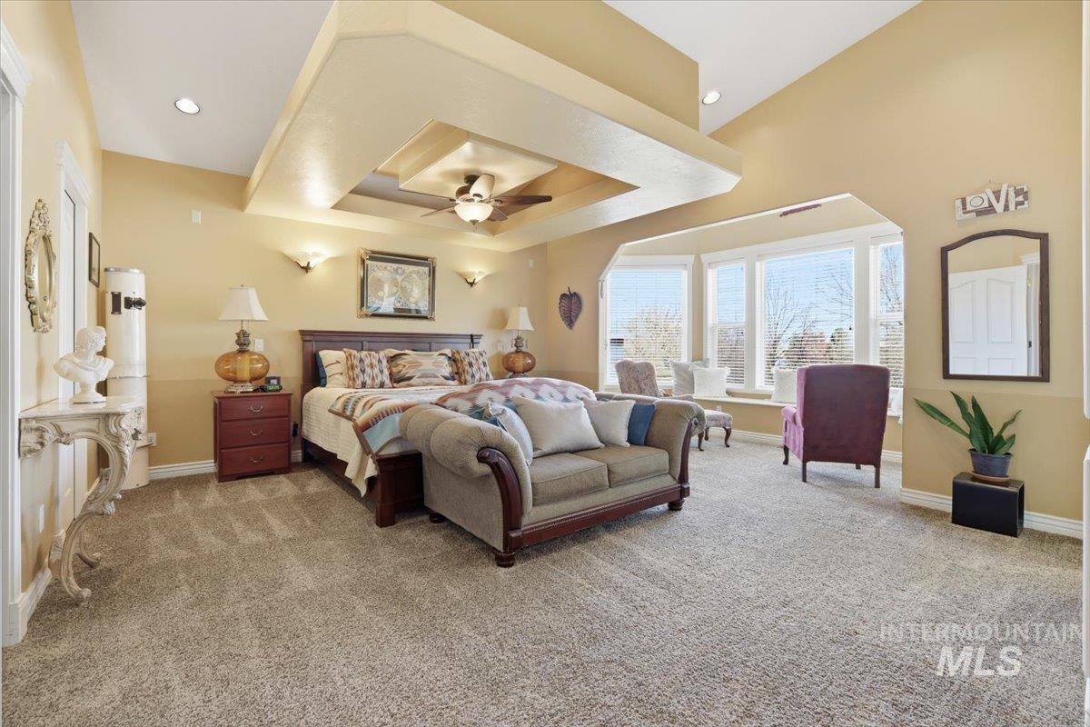 2676 S Velvet Falls Way, Meridian, Idaho 83642, 5 Bedrooms, 3 Bathrooms, Residential For Sale, Price $780,000, 98967195