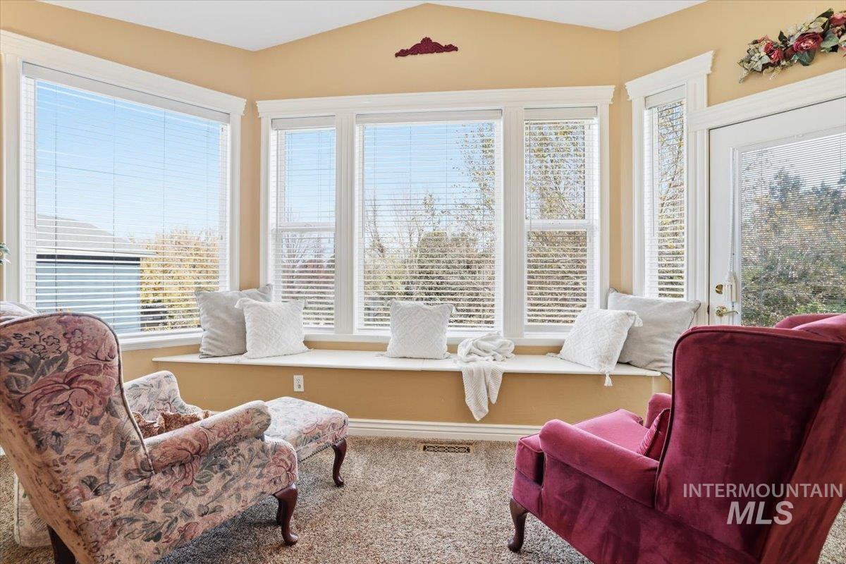 2676 S Velvet Falls Way, Meridian, Idaho 83642, 5 Bedrooms, 3 Bathrooms, Residential For Sale, Price $780,000, 98967195