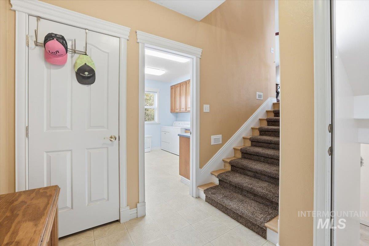 2676 S Velvet Falls Way, Meridian, Idaho 83642, 5 Bedrooms, 3 Bathrooms, Residential For Sale, Price $780,000, 98967195