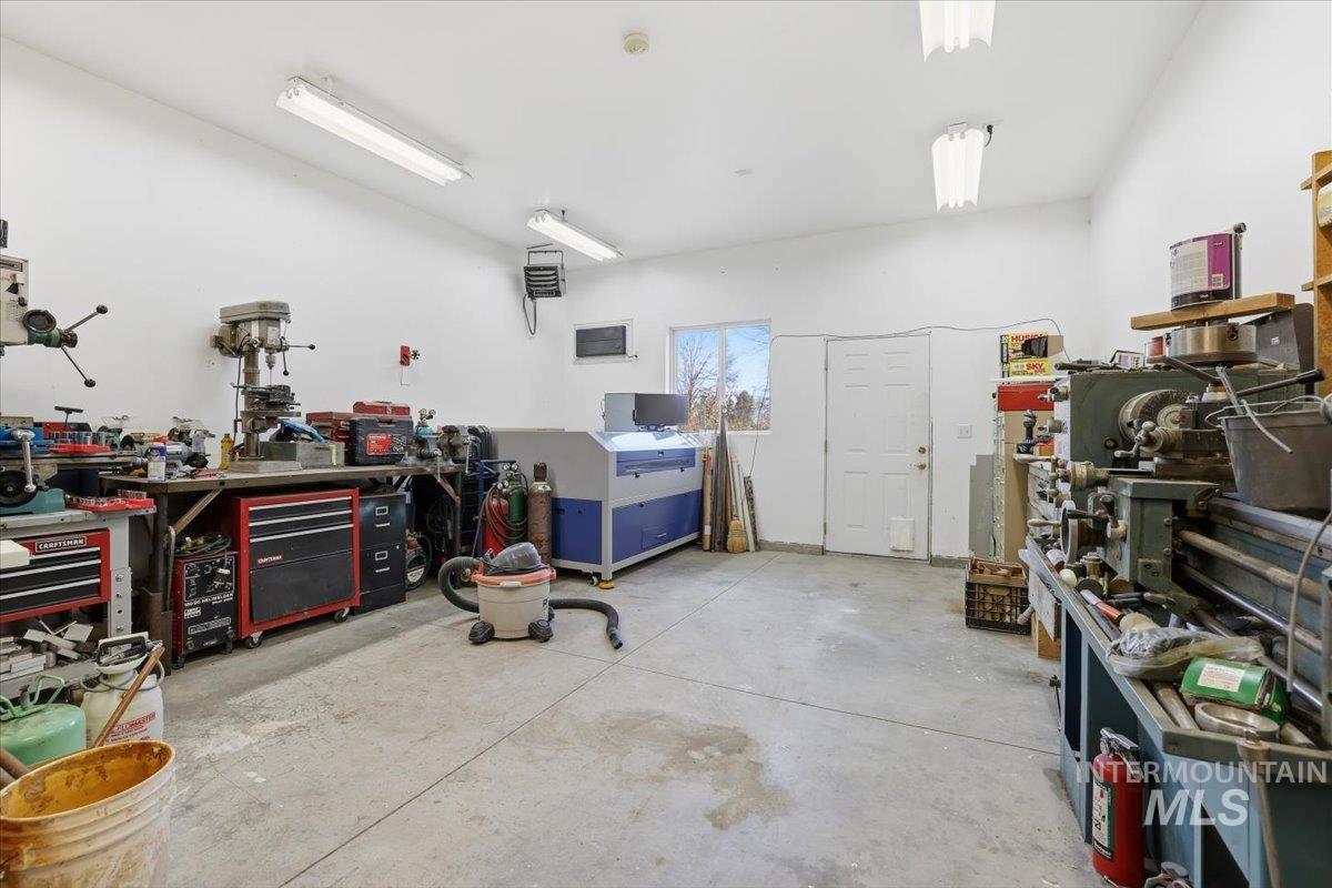 2676 S Velvet Falls Way, Meridian, Idaho 83642, 5 Bedrooms, 3 Bathrooms, Residential For Sale, Price $780,000, 98967195