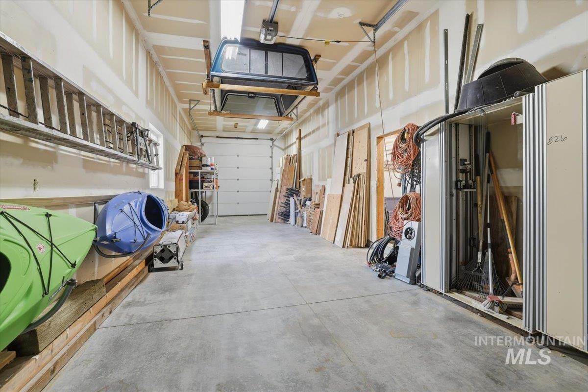 2676 S Velvet Falls Way, Meridian, Idaho 83642, 5 Bedrooms, 3 Bathrooms, Residential For Sale, Price $780,000, 98967195