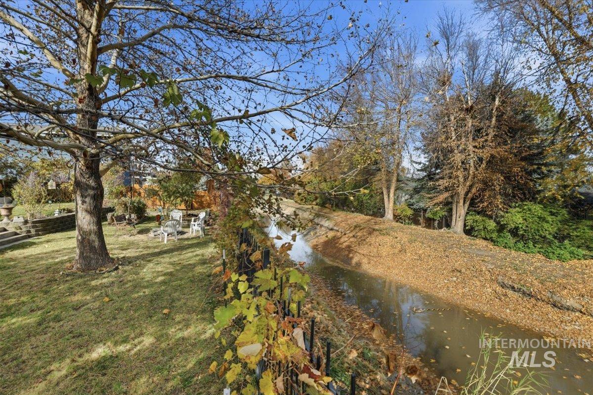 2676 S Velvet Falls Way, Meridian, Idaho 83642, 5 Bedrooms, 3 Bathrooms, Residential For Sale, Price $780,000, 98967195