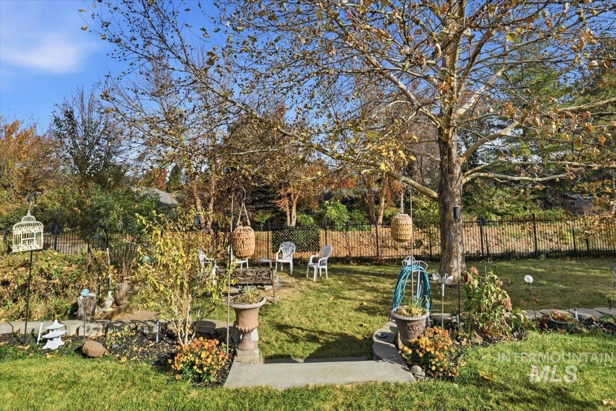 2676 S Velvet Falls Way, Meridian, Idaho 83642, 5 Bedrooms, 3 Bathrooms, Residential For Sale, Price $780,000, 98967195