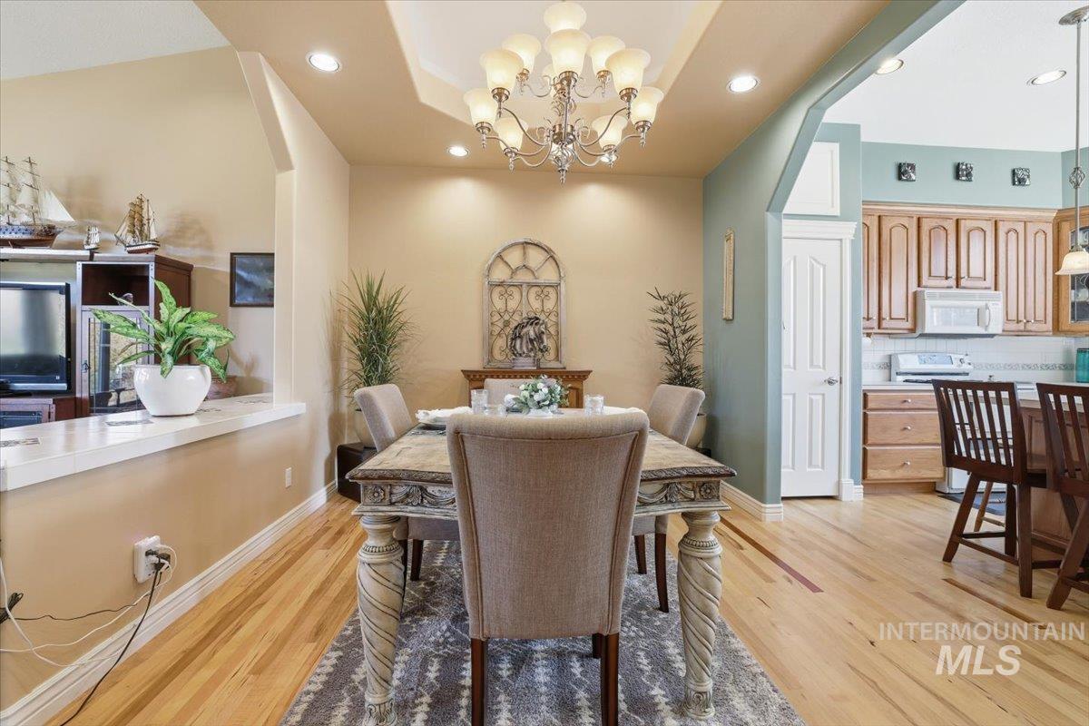 2676 S Velvet Falls Way, Meridian, Idaho 83642, 5 Bedrooms, 3 Bathrooms, Residential For Sale, Price $780,000, 98967195