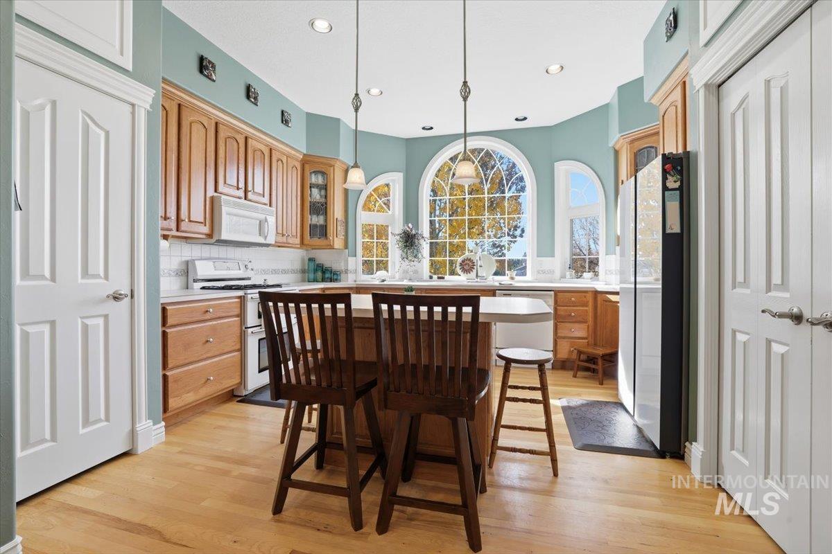 2676 S Velvet Falls Way, Meridian, Idaho 83642, 5 Bedrooms, 3 Bathrooms, Residential For Sale, Price $780,000, 98967195