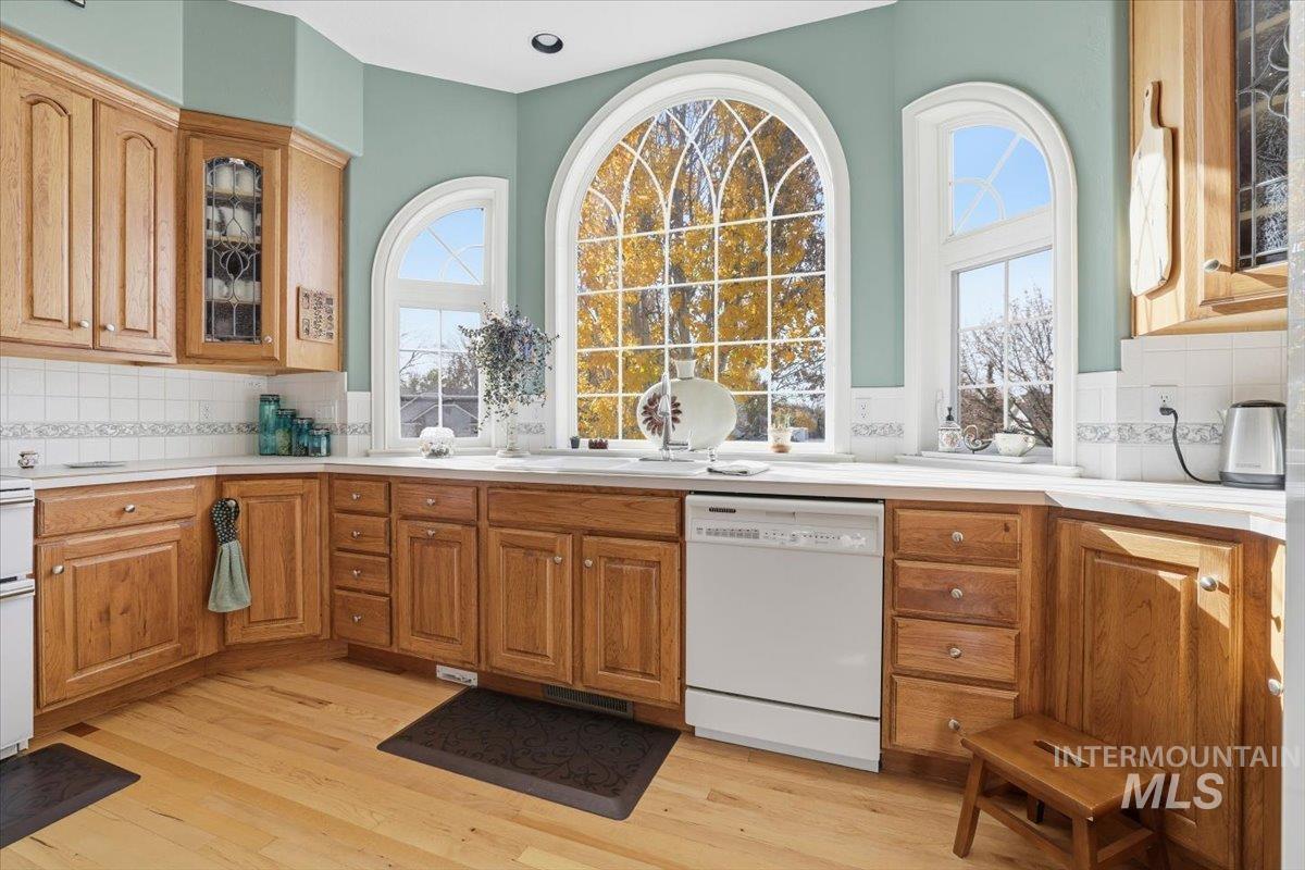 2676 S Velvet Falls Way, Meridian, Idaho 83642, 5 Bedrooms, 3 Bathrooms, Residential For Sale, Price $780,000, 98967195