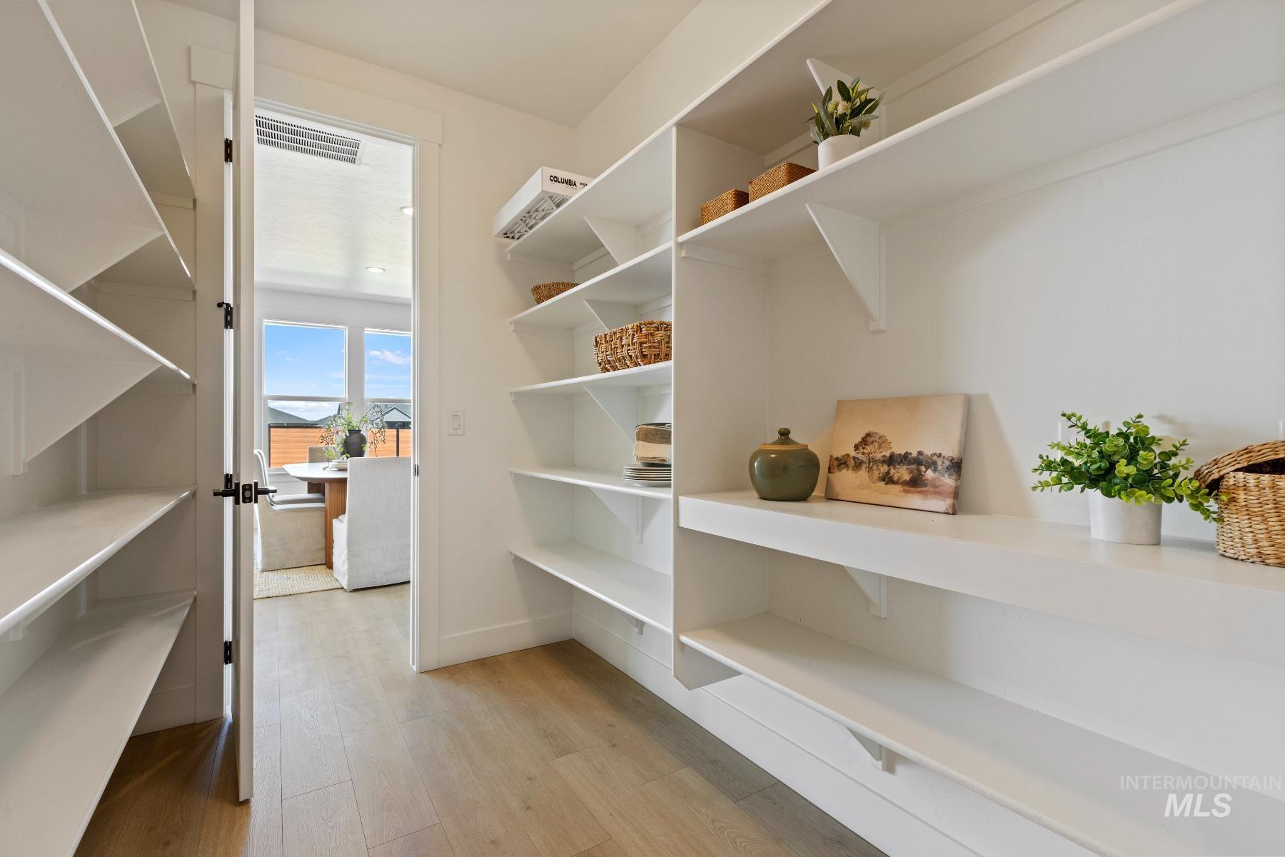 6755 N Ellis Park Ave, Meridian, Idaho 83646, 4 Bedrooms, 2.5 Bathrooms, Residential For Sale, Price $864,000, 98967203