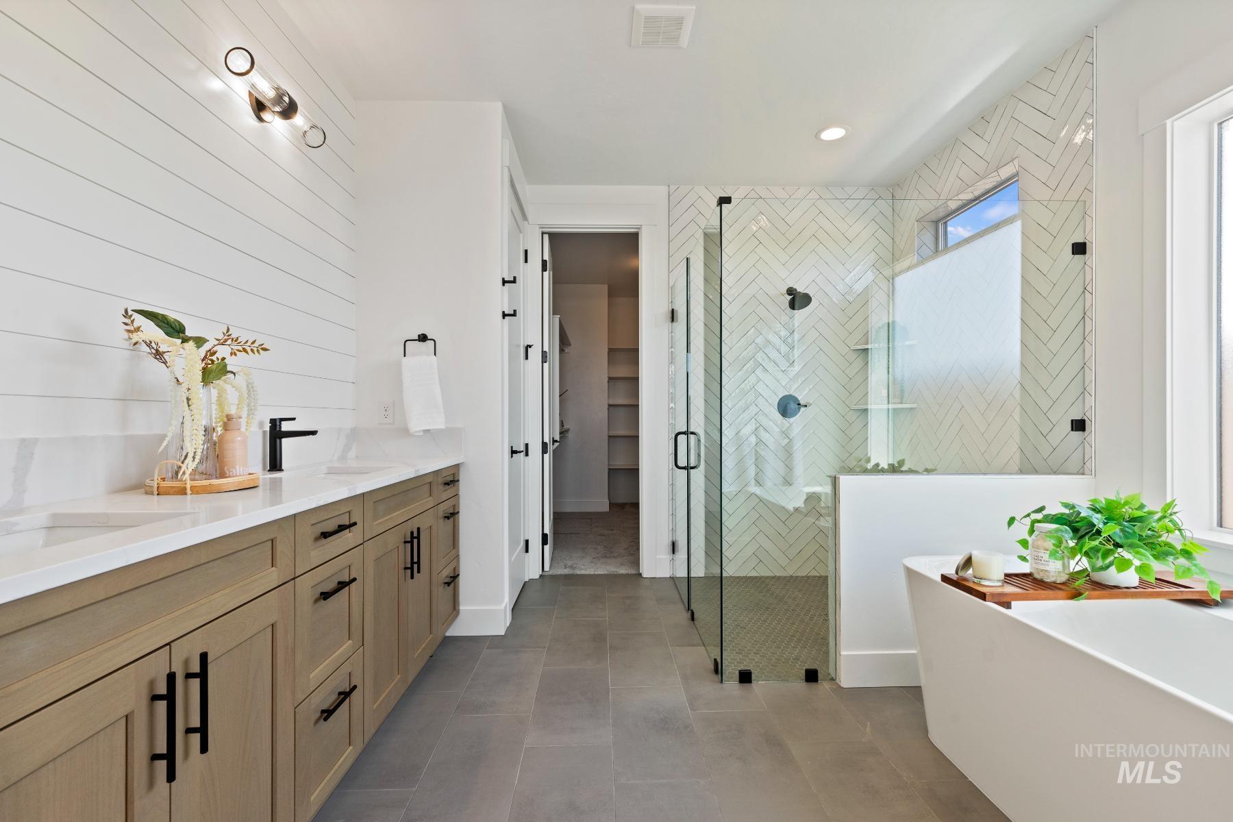 6755 N Ellis Park Ave, Meridian, Idaho 83646, 4 Bedrooms, 2.5 Bathrooms, Residential For Sale, Price $864,000, 98967203