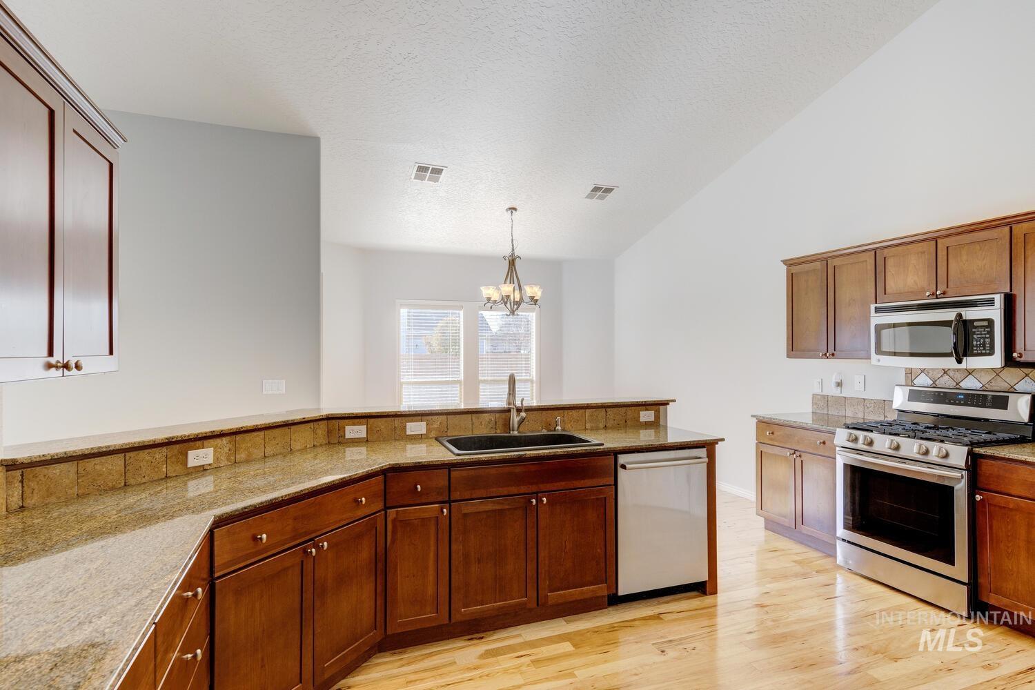 2191 W Ditch Creek Drive, Meridian, Idaho 83646, 3 Bedrooms, 2 Bathrooms, Residential For Sale, Price $669,900, 98967206