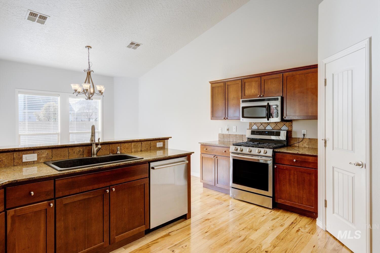 2191 W Ditch Creek Drive, Meridian, Idaho 83646, 3 Bedrooms, 2 Bathrooms, Residential For Sale, Price $669,900, 98967206