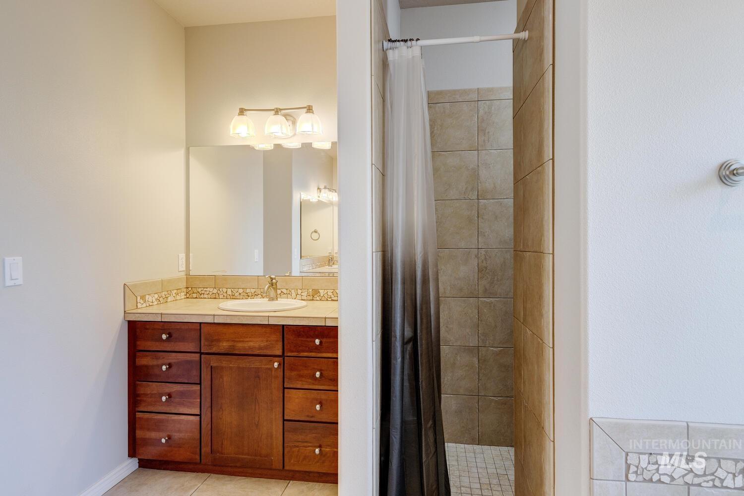 2191 W Ditch Creek Drive, Meridian, Idaho 83646, 3 Bedrooms, 2 Bathrooms, Residential For Sale, Price $669,900, 98967206